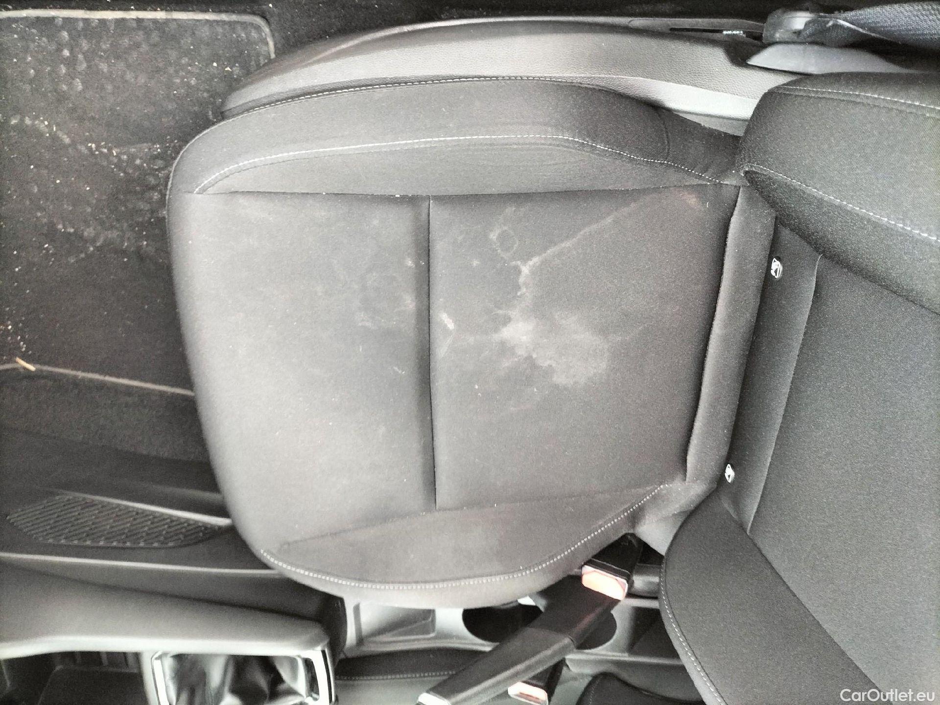  Renault  Clio RENAULT  / 2019 / 5P / berlina con portón Business Blue dCi 63 kW (85CV) #51