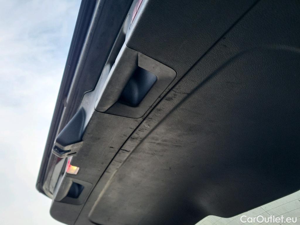  Mercedes  GLB MERCEDES-BENZ  / 2019 / 5P / todoterreno 2.0  200 D DCT 110KW (150CV) (AC) #3