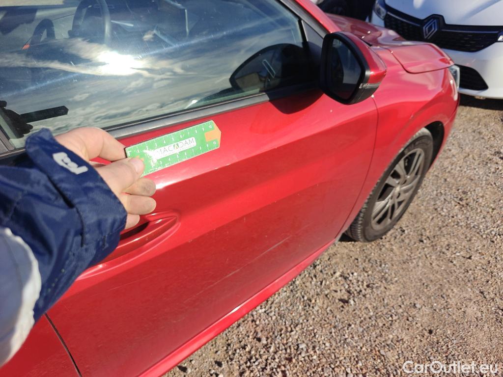  Peugeot  208 PEUGEOT  / 2019 / 5P / berlina con portón PureTech 73kW (100CV) Active Pack #15