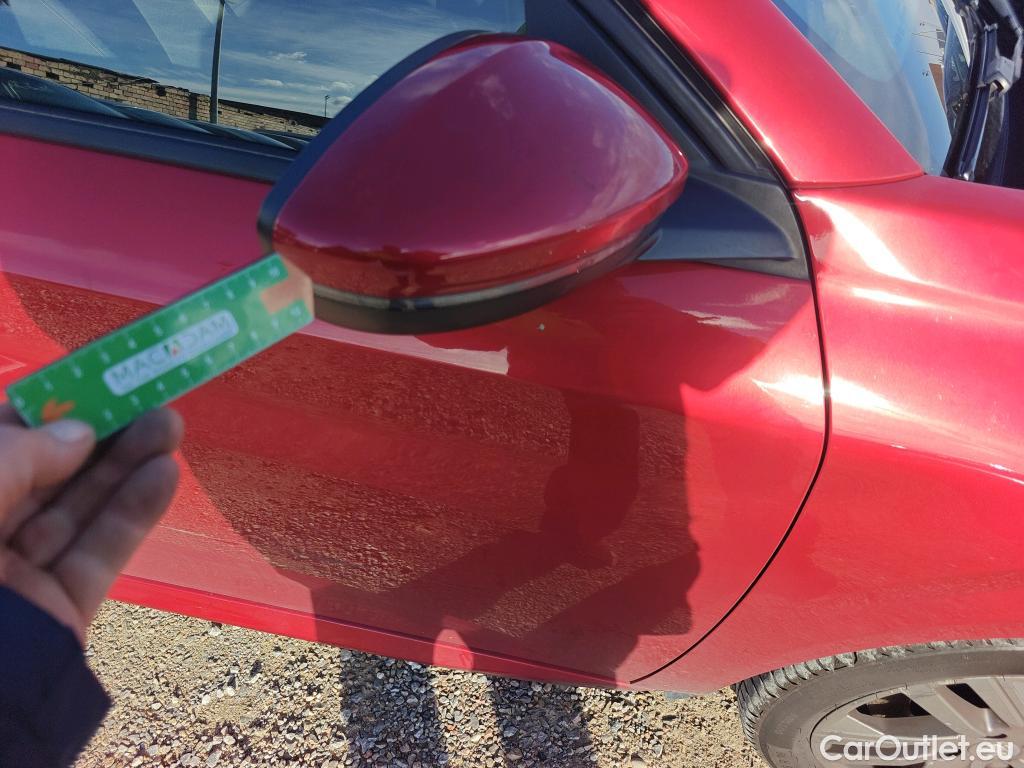  Peugeot  208 PEUGEOT  / 2019 / 5P / berlina con portón PureTech 73kW (100CV) Active Pack #41