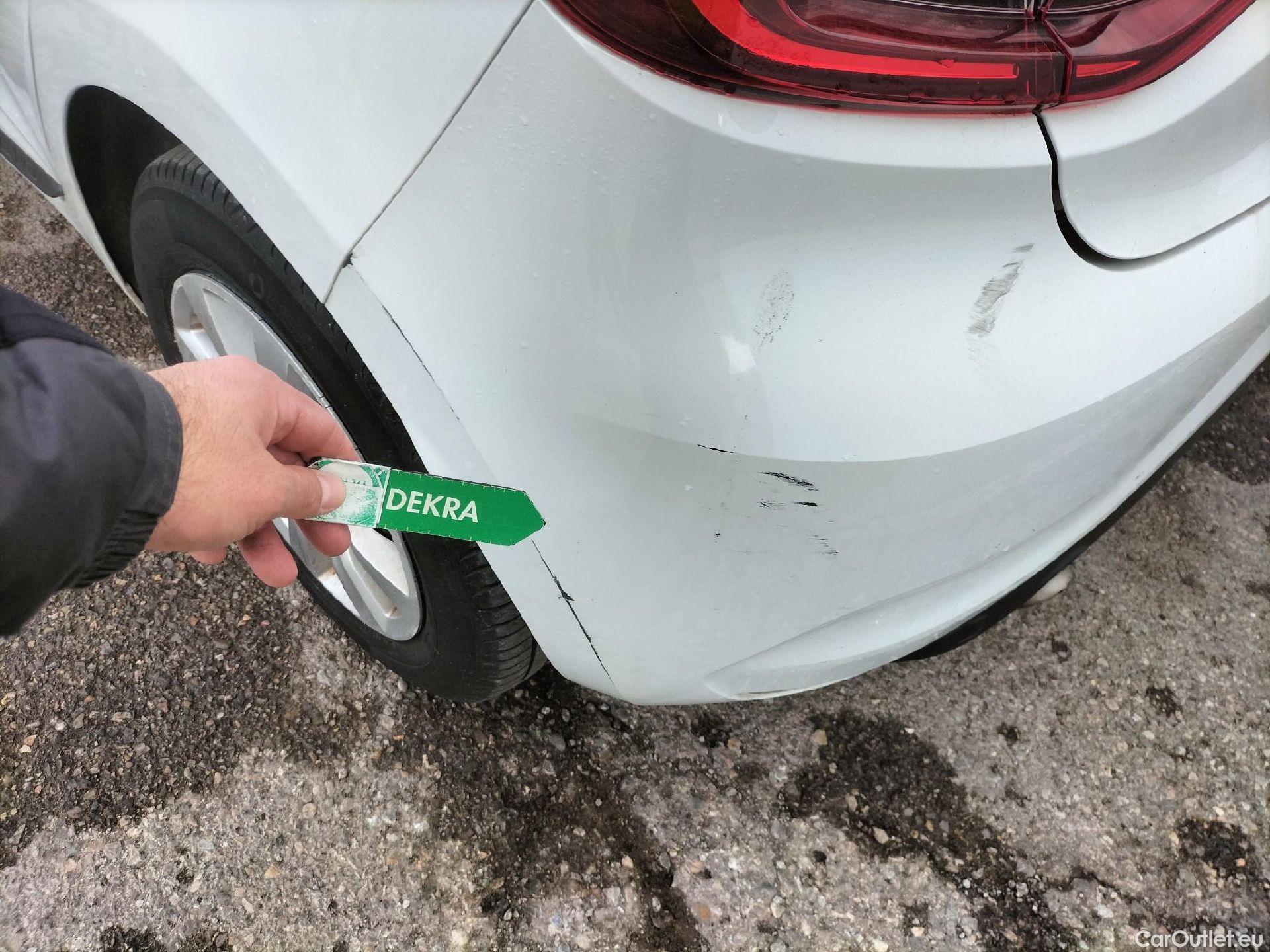  Renault  Clio RENAULT  / 2019 / 5P / berlina con portón Business Blue dCi 63 kW (85CV) #30