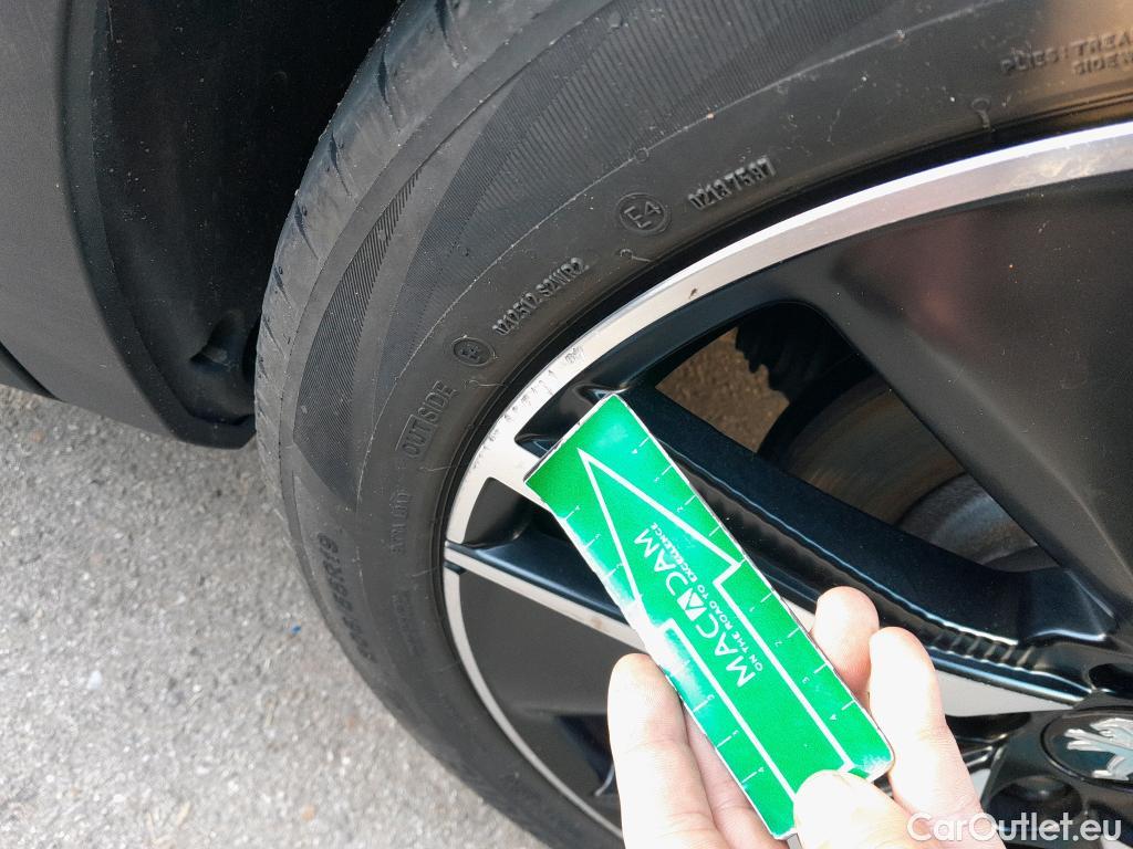  Peugeot  3008 PEUGEOT  Hybrid / 2020 / 5P / todoterreno 225 e-EAT8 GT Pack #5