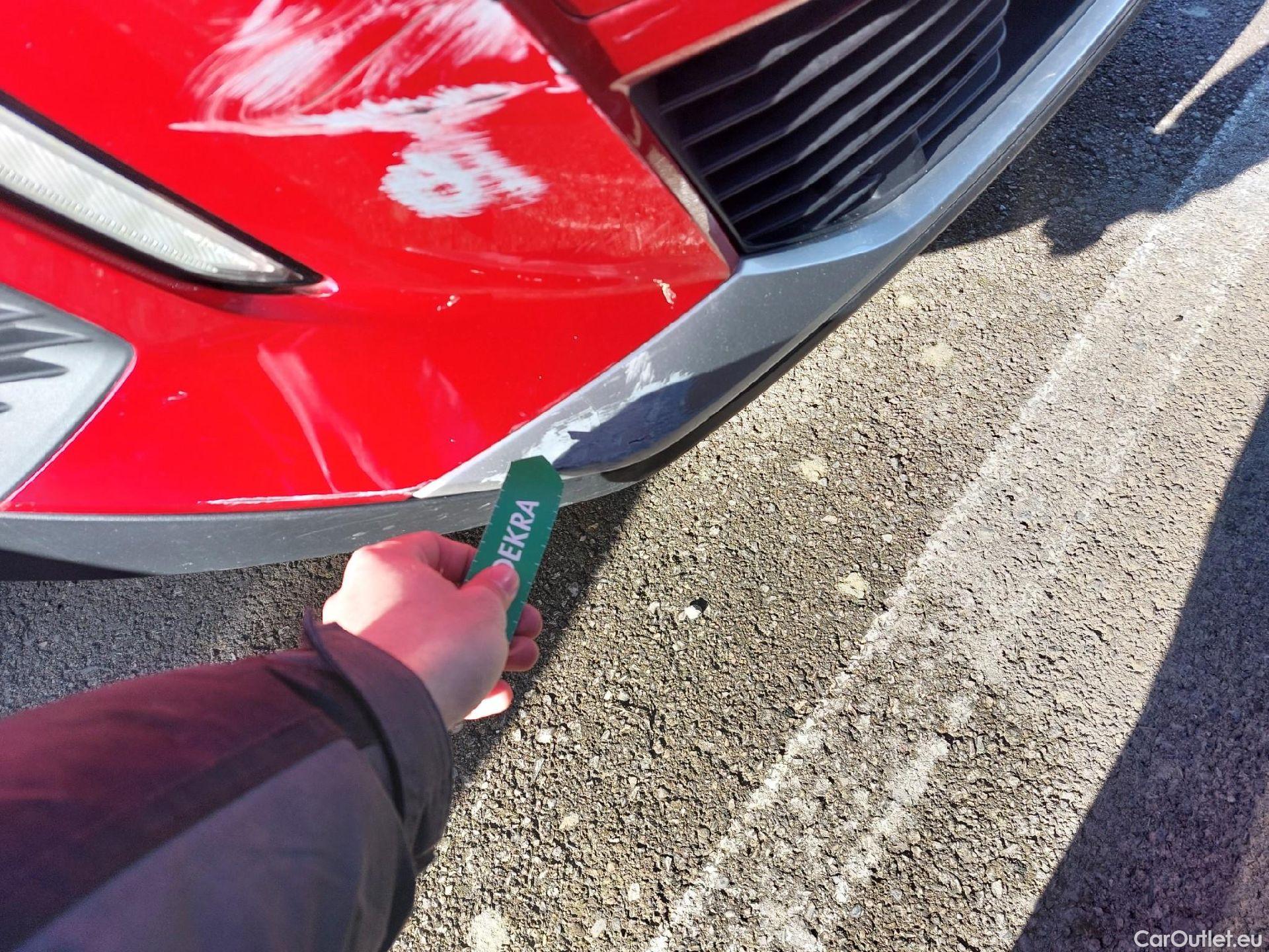  Peugeot  2008 PEUGEOT  / 2019 / 5P / todoterreno Allure Puretech 130 S&S EAT8 #4