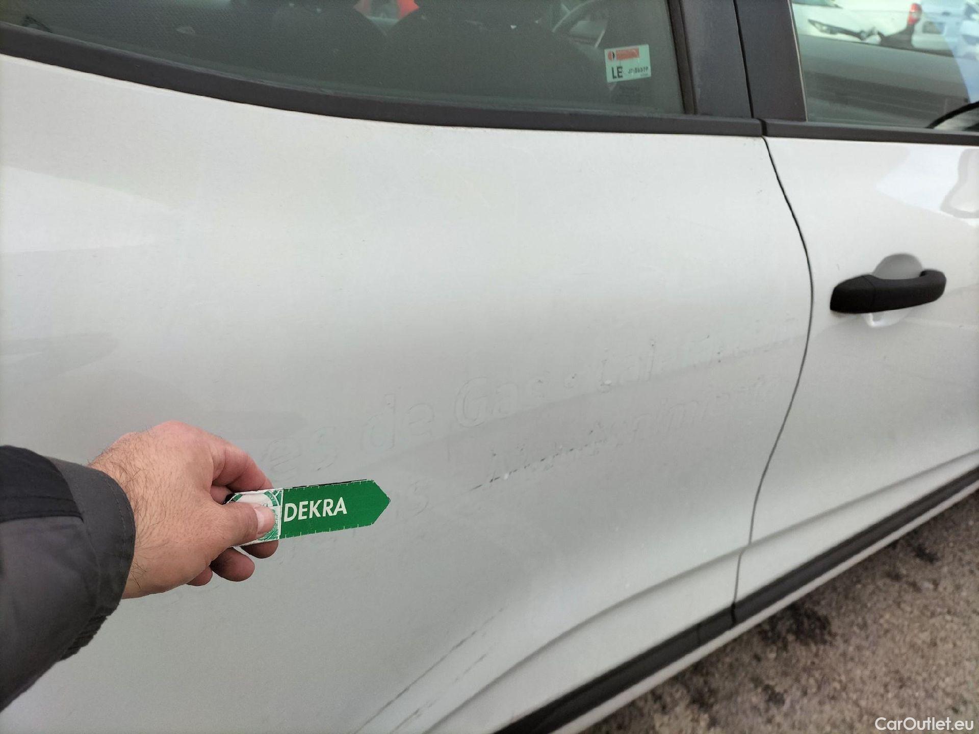  Renault  Clio RENAULT  / 2019 / 5P / berlina con portón Business Blue dCi 63 kW (85CV) #45