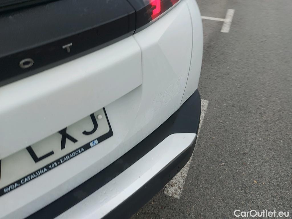  Peugeot  2008 PEUGEOT  / 2019 / 5P / todoterreno Allure BlueHDI 81kW (110CV) #4