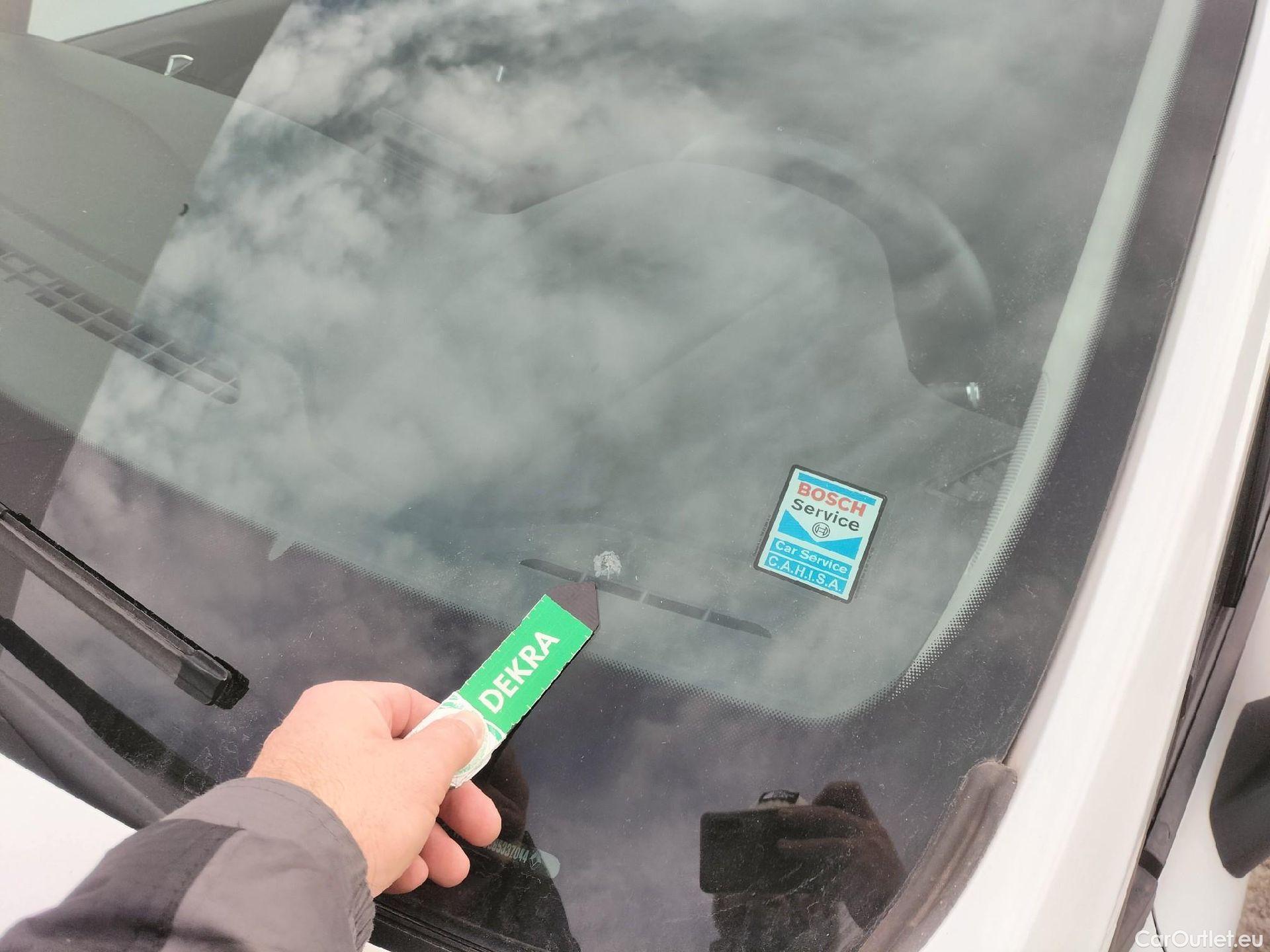  Renault  Clio RENAULT  / 2019 / 5P / berlina con portón Business Blue dCi 63 kW (85CV) #12