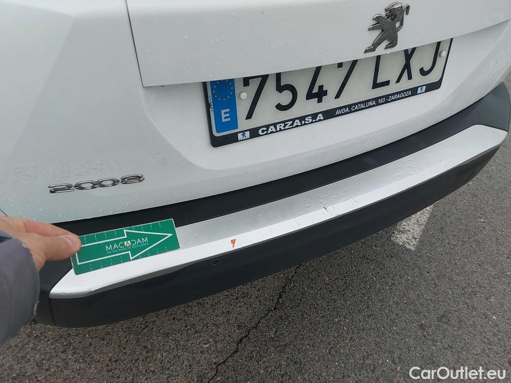  Peugeot  2008 PEUGEOT  / 2019 / 5P / todoterreno Allure BlueHDI 81kW (110CV) #17