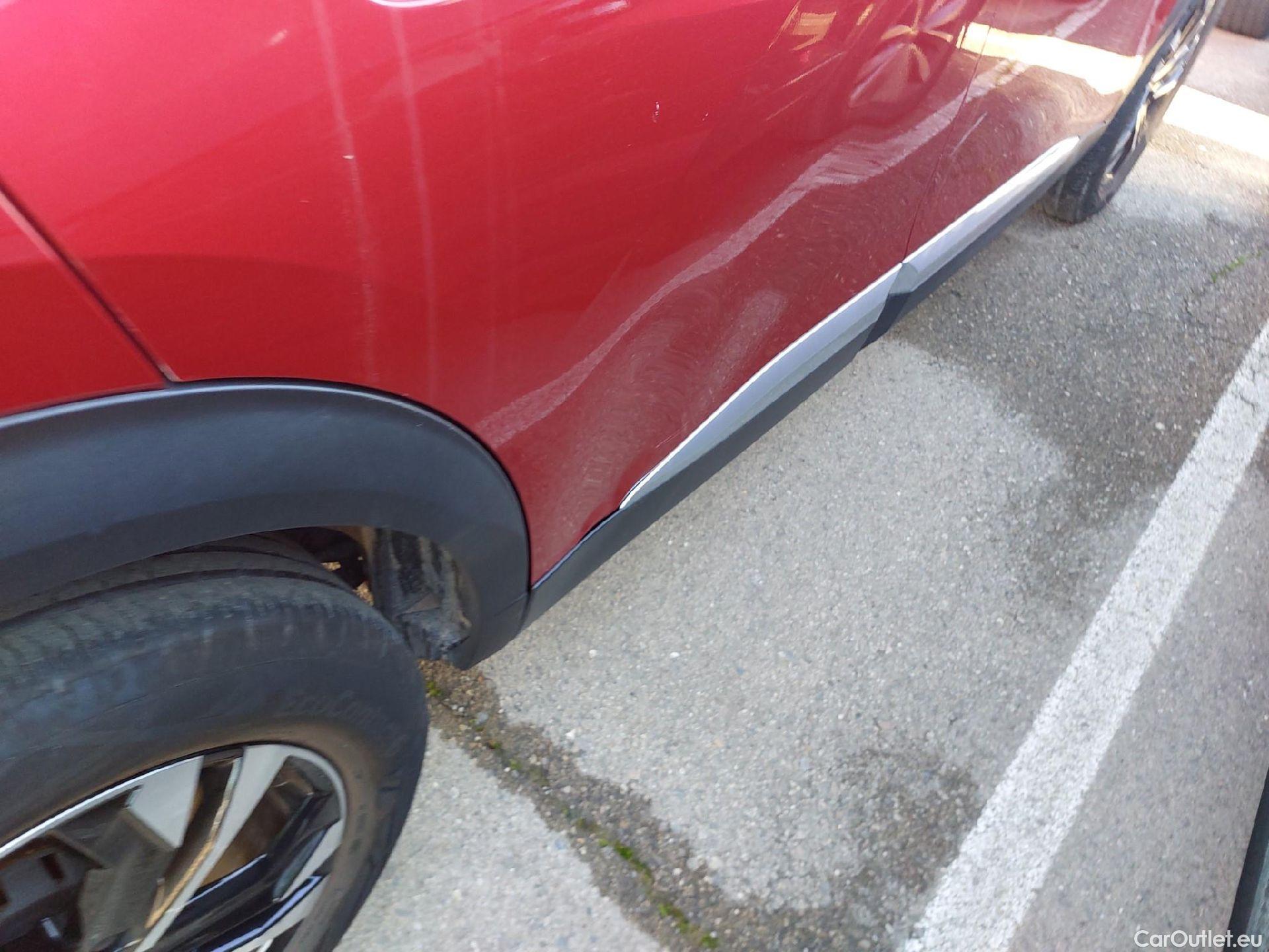  Peugeot  2008 PEUGEOT  / 2019 / 5P / todoterreno Allure Puretech 130 S&S EAT8 #20