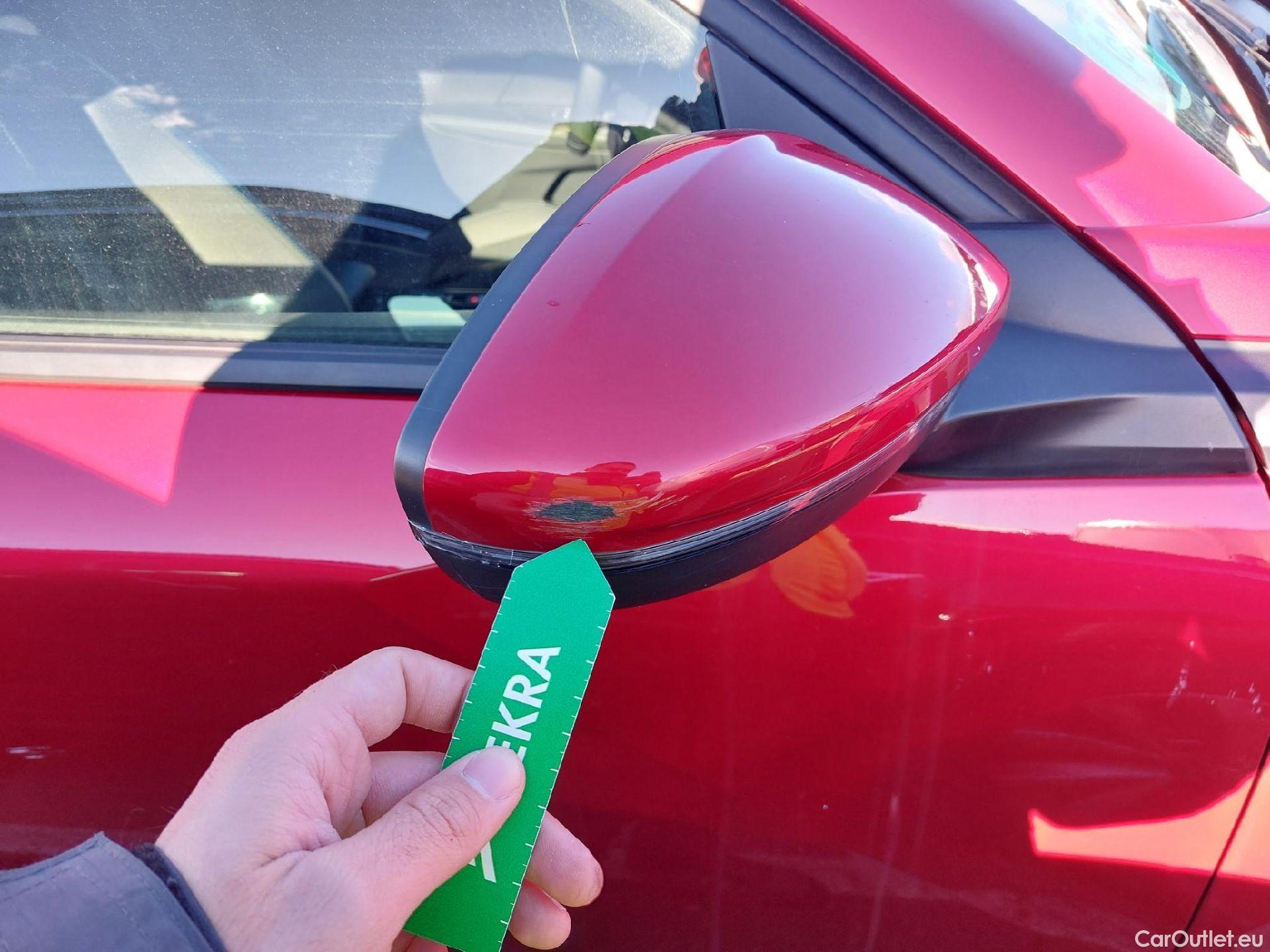  Peugeot  2008 PEUGEOT  / 2019 / 5P / todoterreno Allure Puretech 130 S&S EAT8 #23