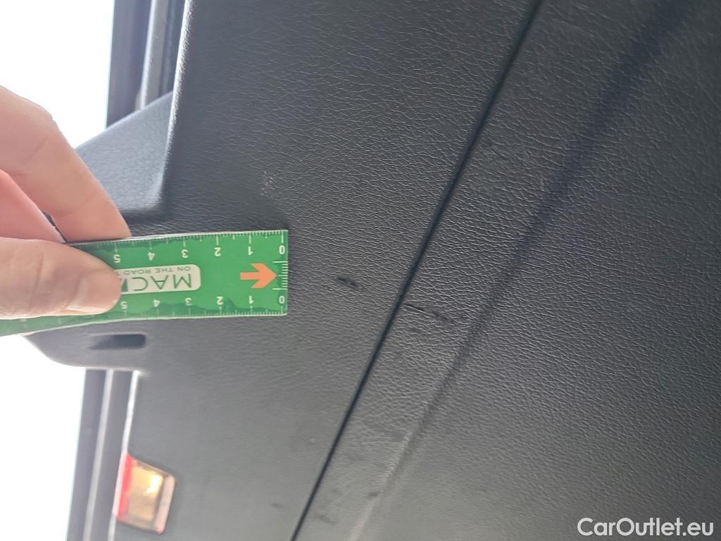  Mercedes  GLB MERCEDES-BENZ  / 2019 / 5P / todoterreno 2.0  200 D DCT 110KW (150CV) (AC) #4