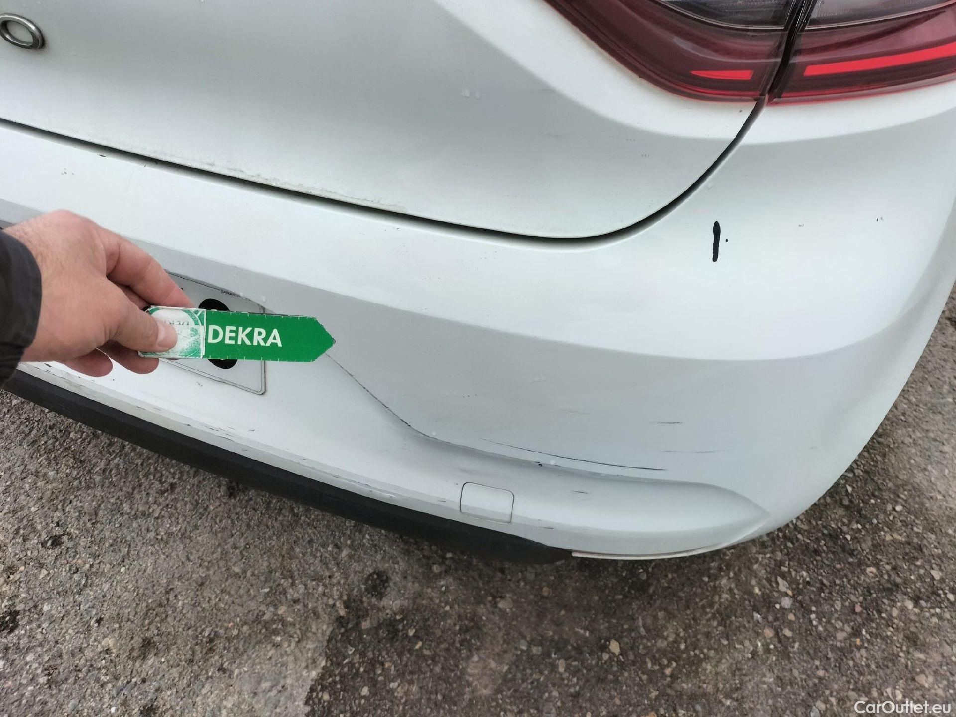  Renault  Clio RENAULT  / 2019 / 5P / berlina con portón Business Blue dCi 63 kW (85CV) #32