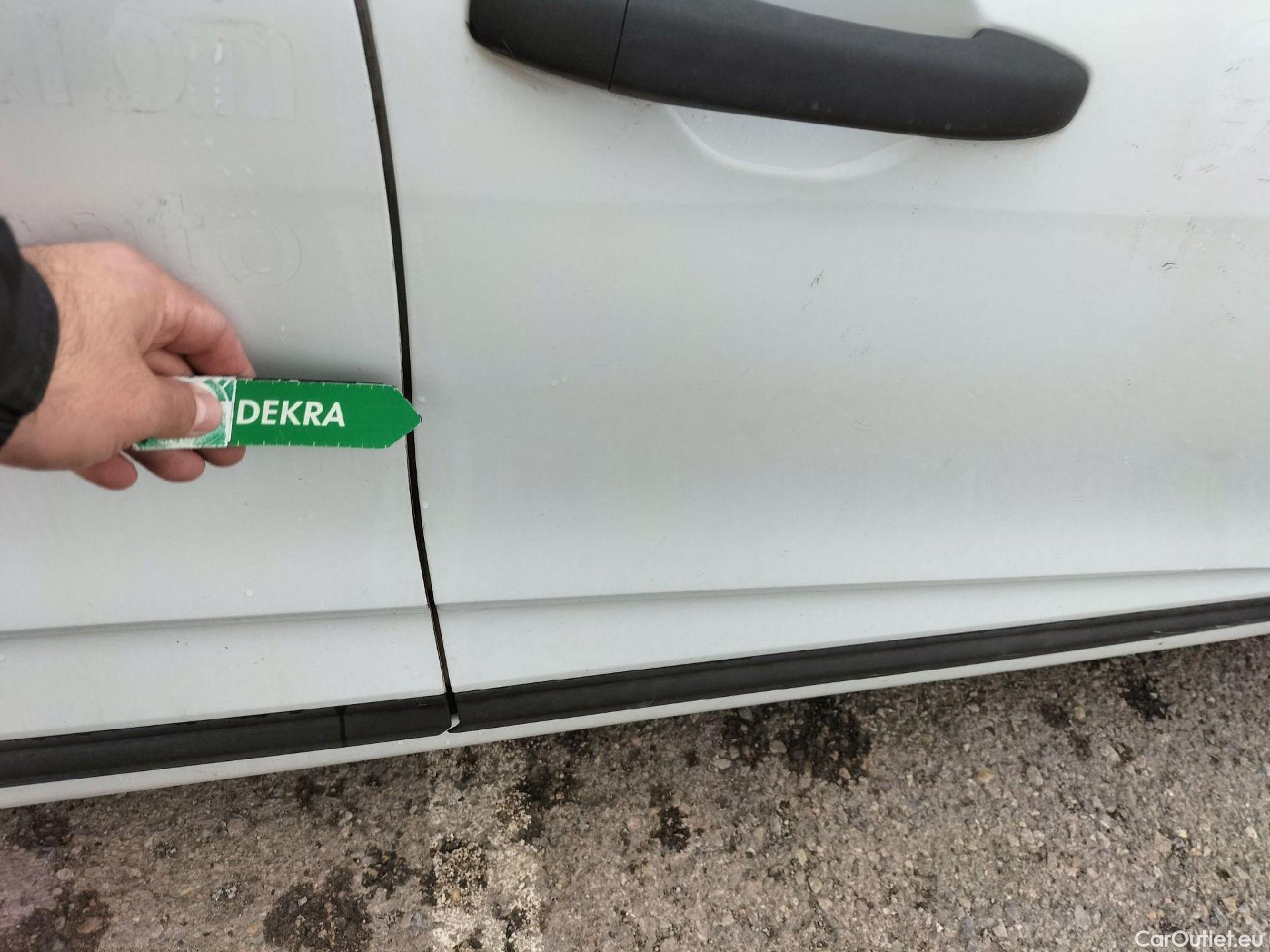  Renault  Clio RENAULT  / 2019 / 5P / berlina con portón Business Blue dCi 63 kW (85CV) #49