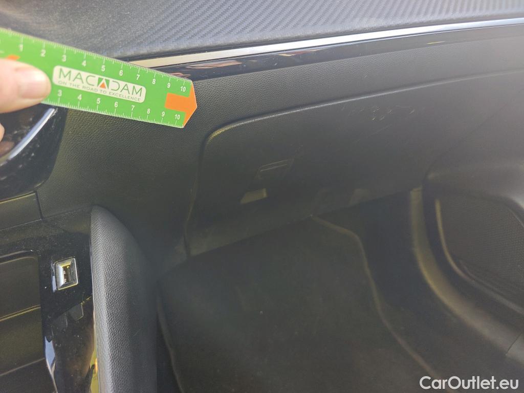  Peugeot  208 PEUGEOT  / 2019 / 5P / berlina con portón PureTech 73kW (100CV) Active Pack #29