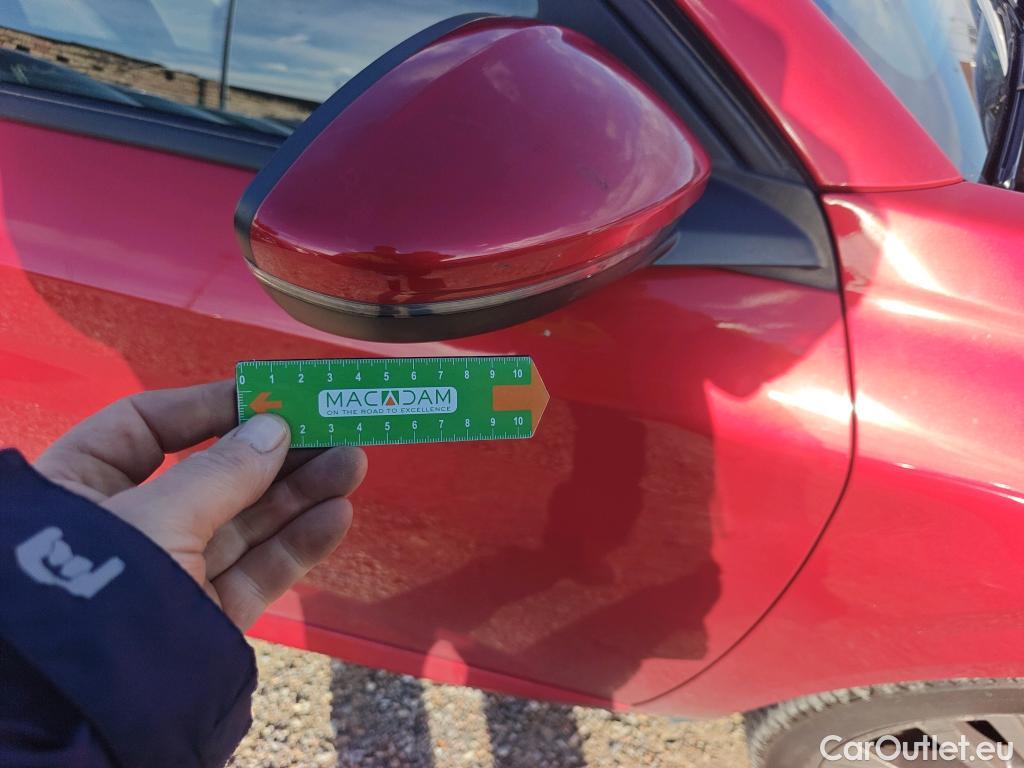  Peugeot  208 PEUGEOT  / 2019 / 5P / berlina con portón PureTech 73kW (100CV) Active Pack #40