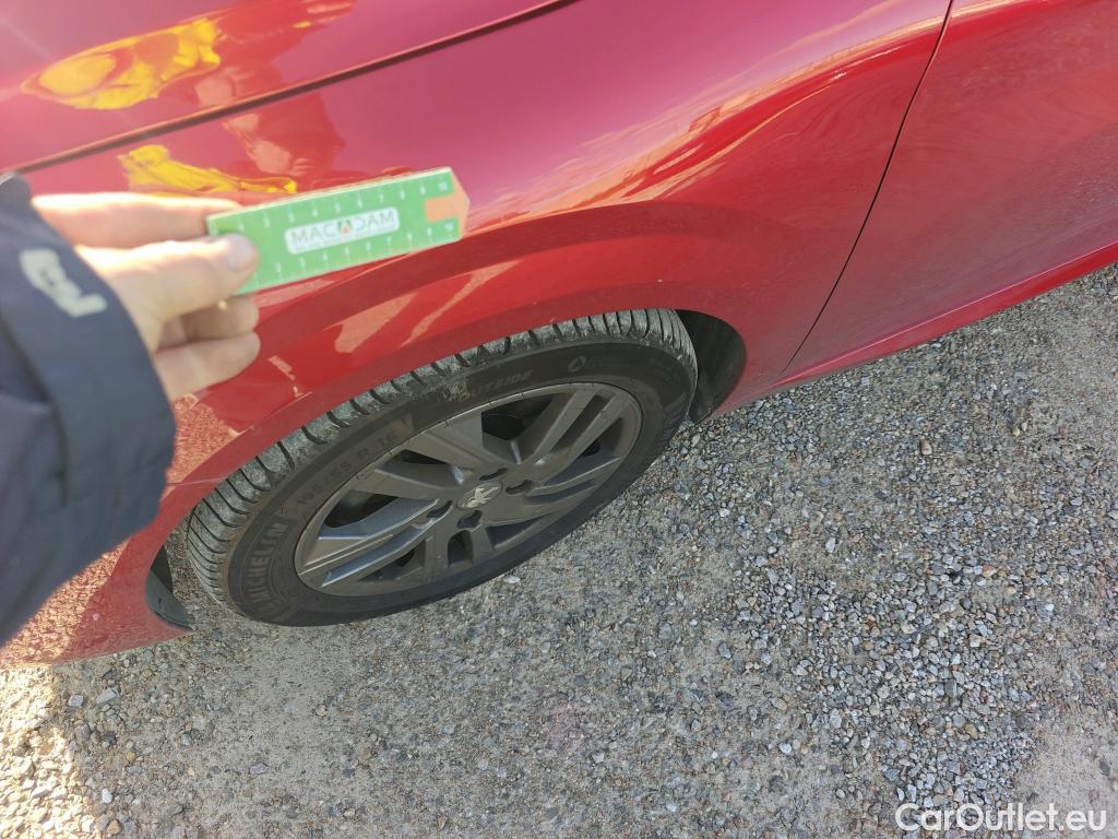  Peugeot  208 PEUGEOT  / 2019 / 5P / berlina con portón PureTech 73kW (100CV) Active Pack #33