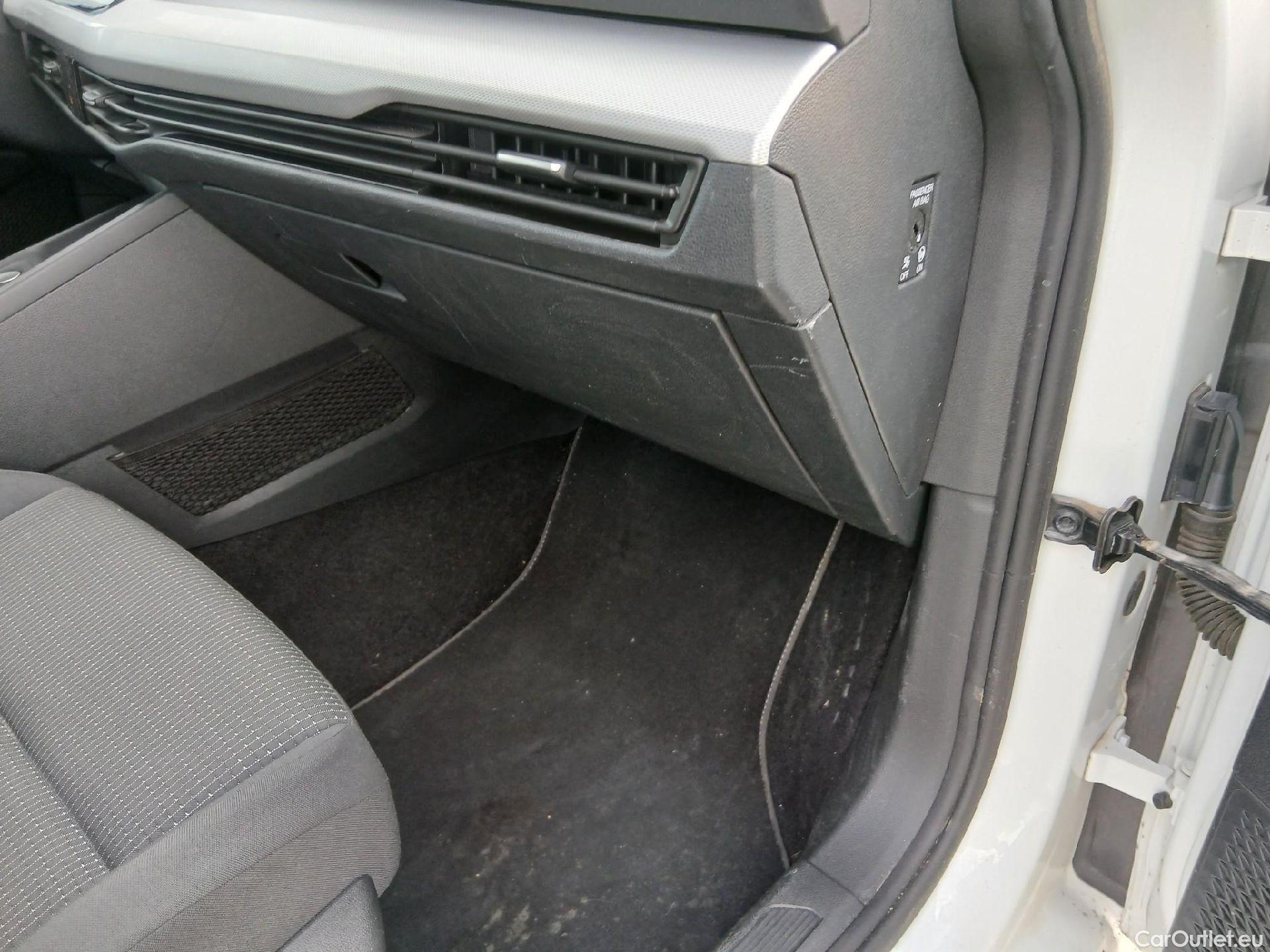  Volkswagen  Golf  VOLKSWAGEN / 2020 / 5P / berlina con portón 2.0 TDI 85kW (115CV) #59