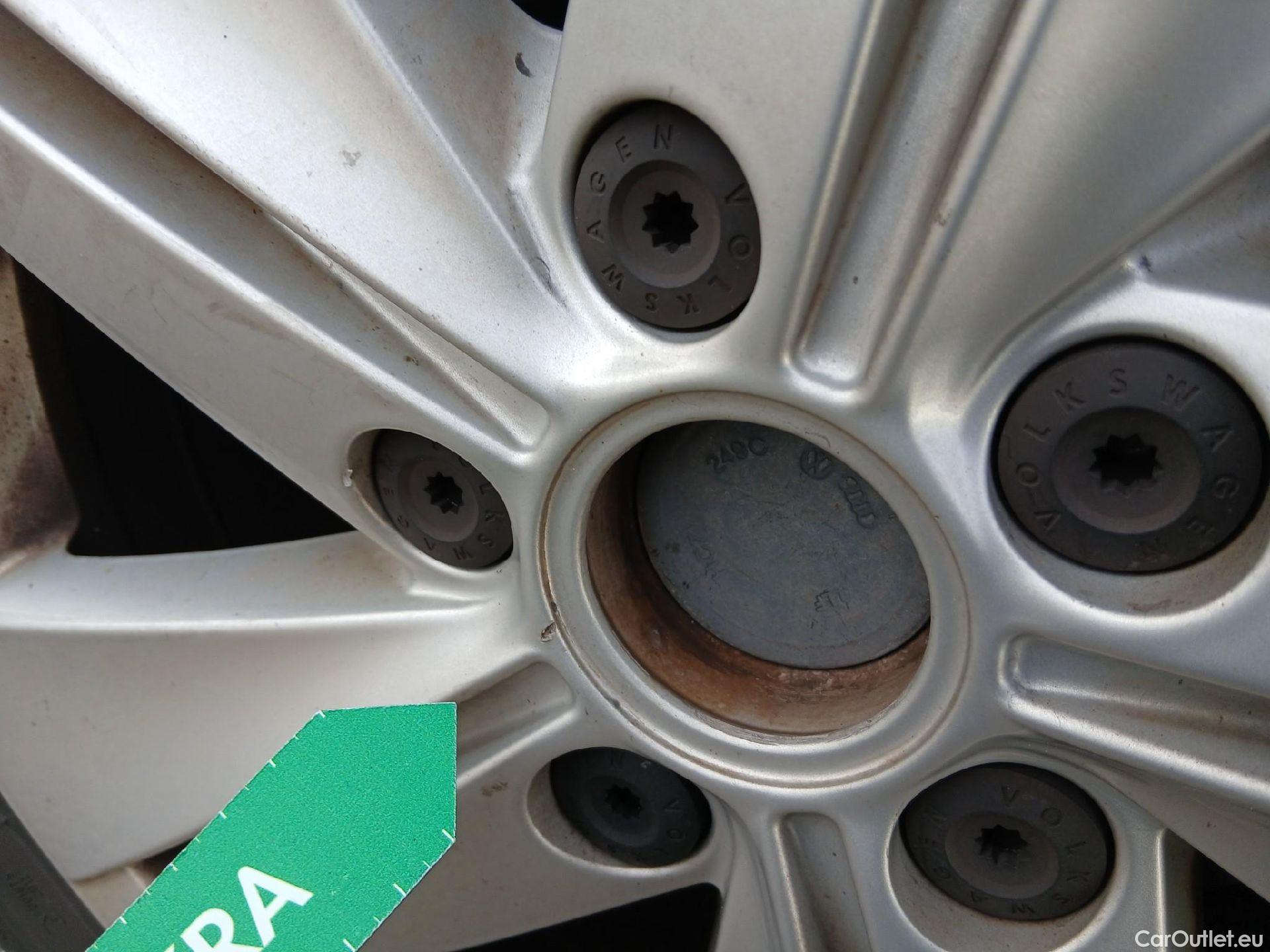  Volkswagen  Golf  VOLKSWAGEN / 2020 / 5P / berlina con portón 2.0 TDI 85kW (115CV) #21