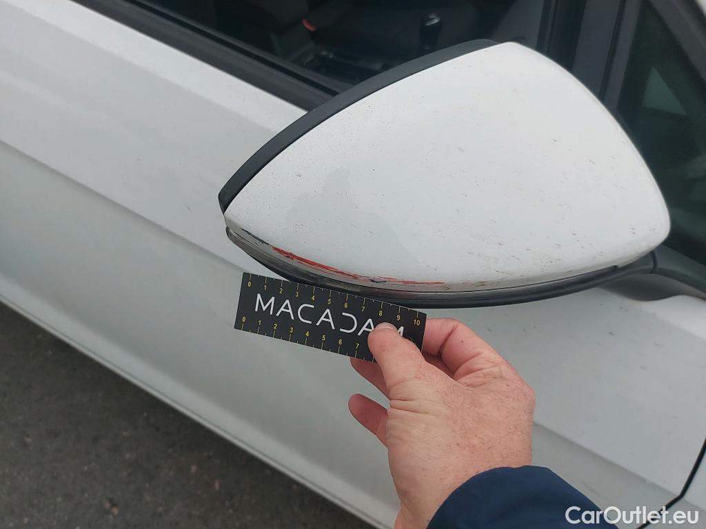  Volkswagen  Golf  VOLKSWAGEN / 2016 / 5P / berlina con portón Last Edition 1.6 TDI 85kW (115CV) #25