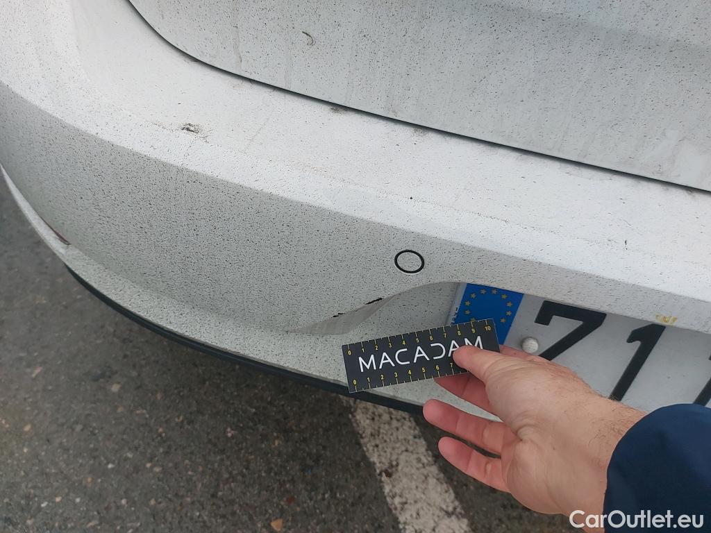  Volkswagen  Golf  VOLKSWAGEN / 2016 / 5P / berlina con portón Last Edition 1.6 TDI 85kW (115CV) #21