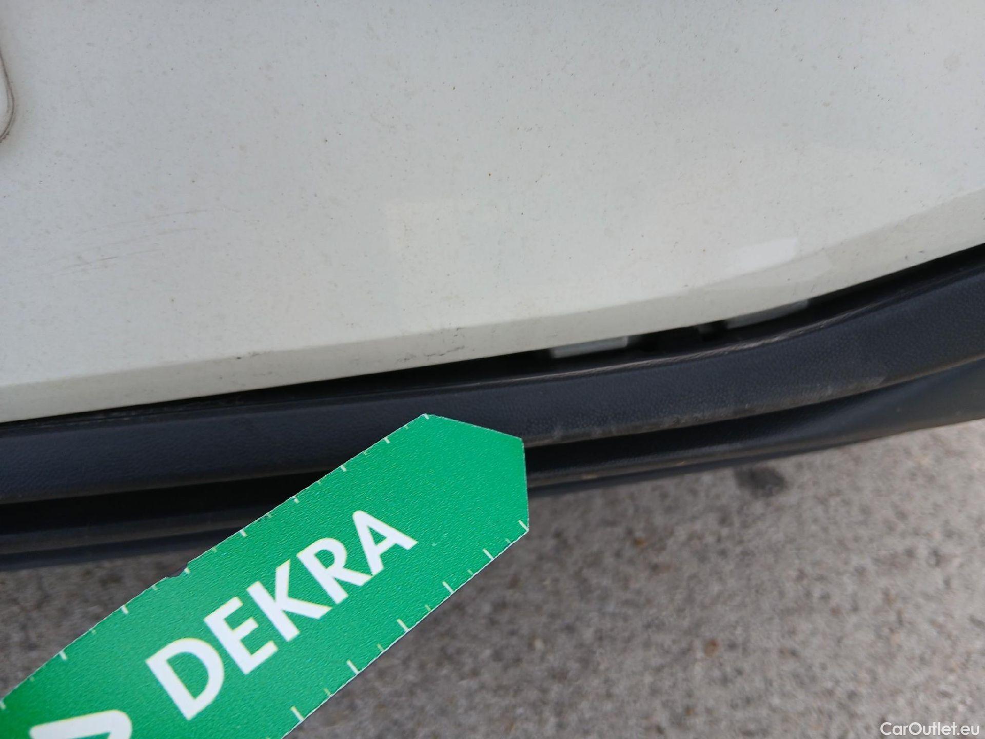  Volkswagen  Golf  VOLKSWAGEN / 2020 / 5P / berlina con portón 2.0 TDI 85kW (115CV) #41