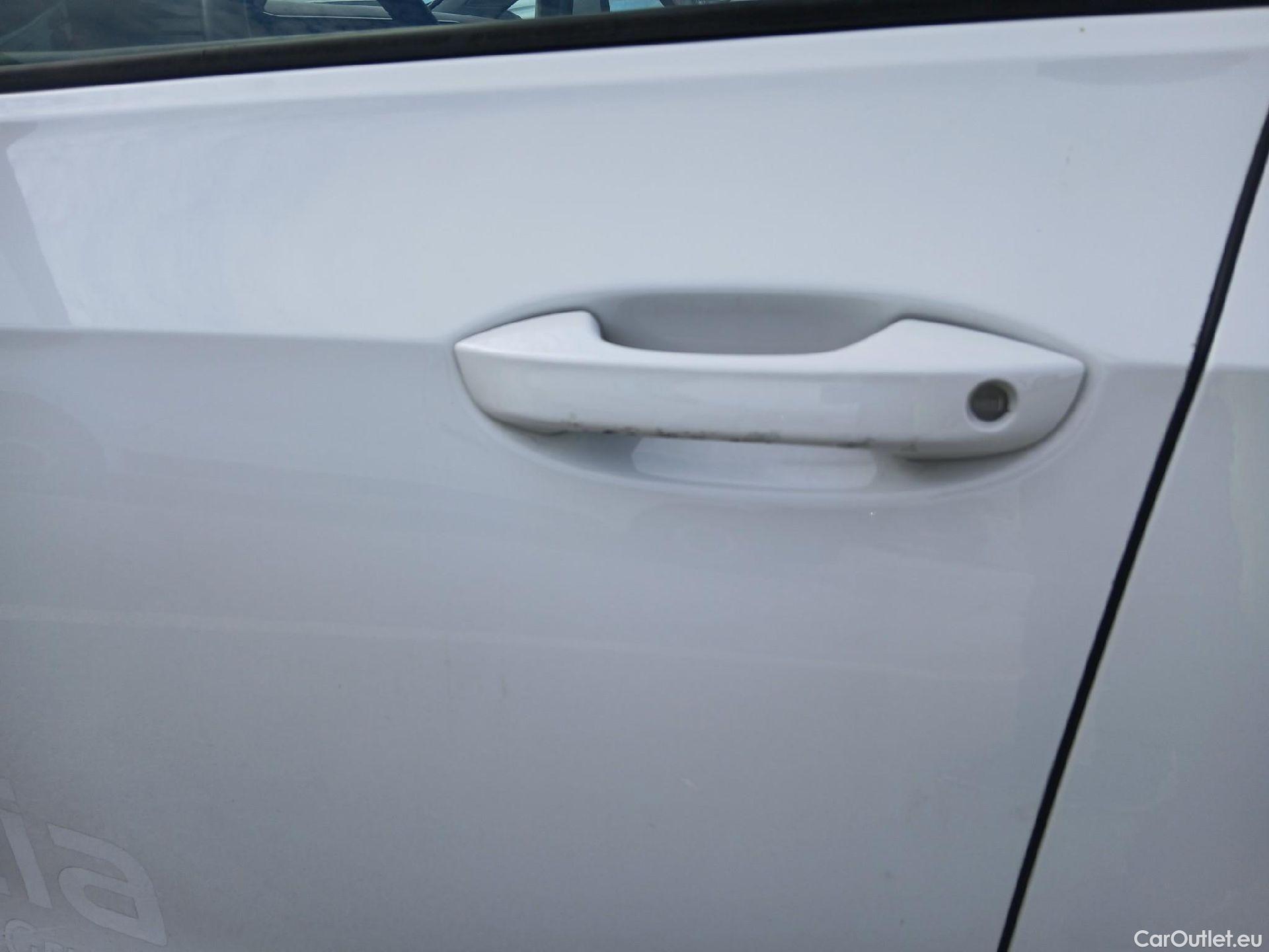  Volkswagen  Golf  VOLKSWAGEN / 2020 / 5P / berlina con portón 2.0 TDI 85kW (115CV) #62