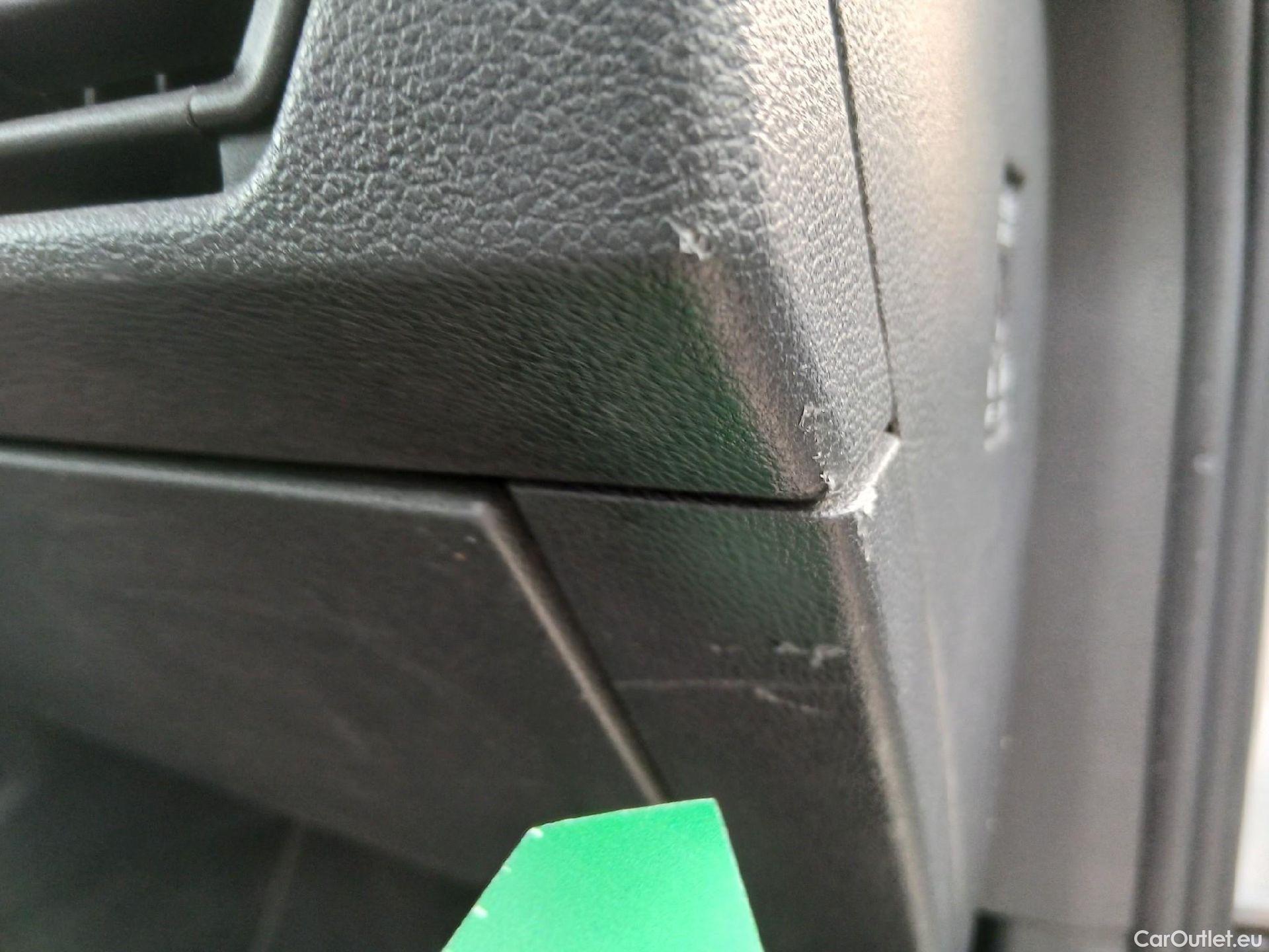  Volkswagen  Golf  VOLKSWAGEN / 2020 / 5P / berlina con portón 2.0 TDI 85kW (115CV) #60