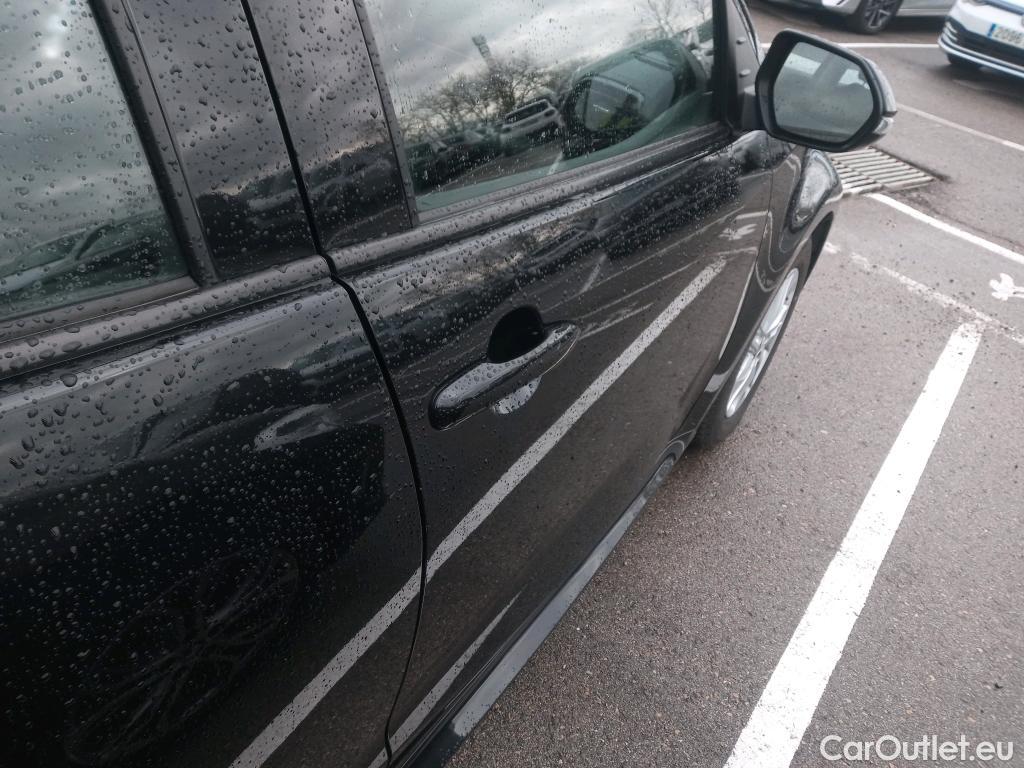  Toyota  Yaris TOYOTA  / 2020 / 5P / berlina con portón 1.5 125 S-Edition #9