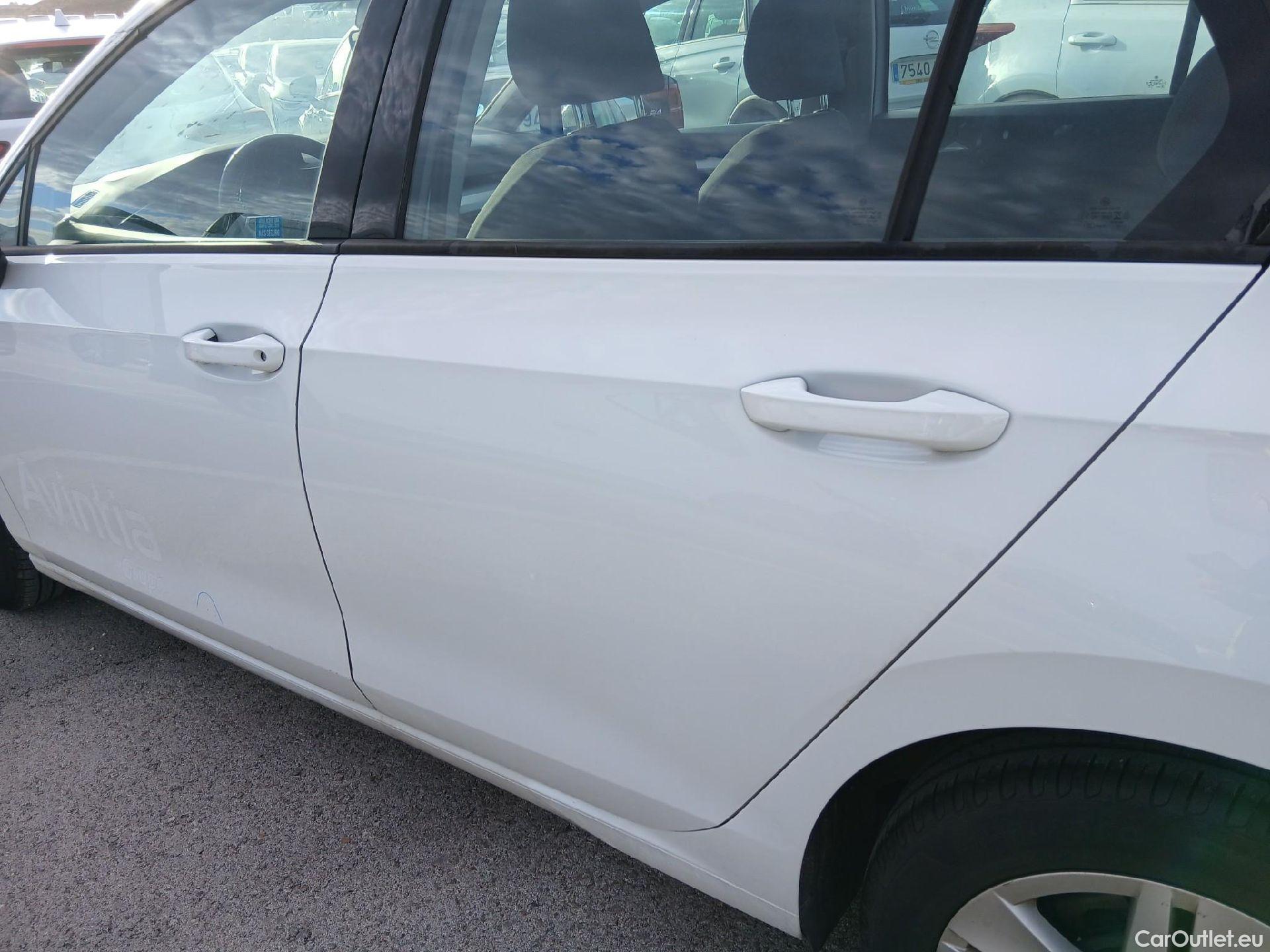  Volkswagen  Golf  VOLKSWAGEN / 2020 / 5P / berlina con portón 2.0 TDI 85kW (115CV) #20