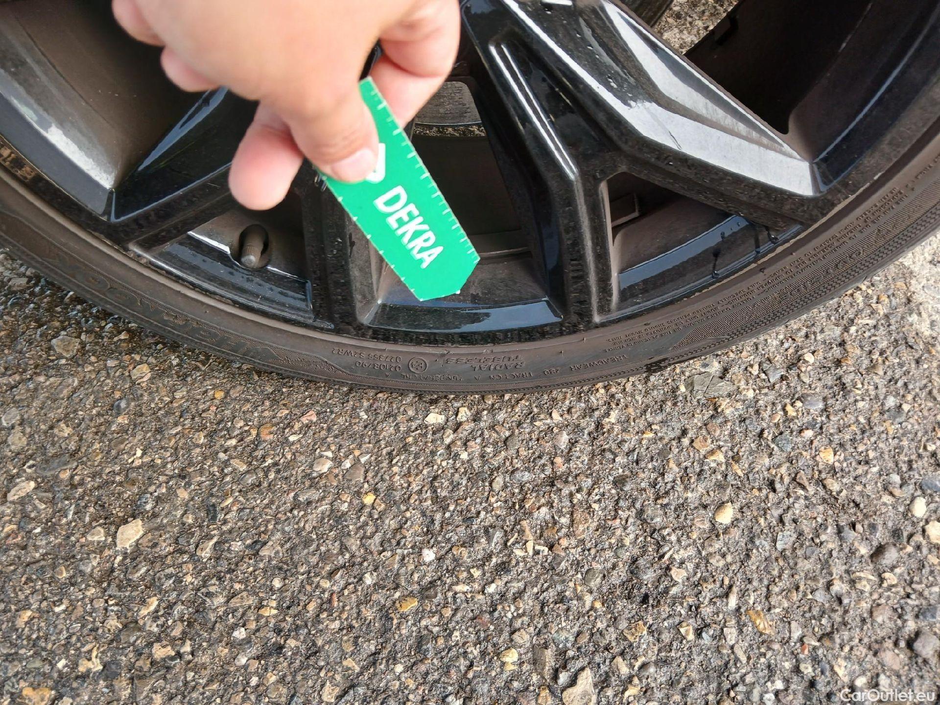  Volkswagen  T-CROSS VOLKSWAGEN  / 2018 / 5P / todoterreno Sport 1.5 TSI 110kW (150CV) DSG #10