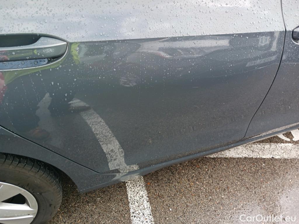  Volkswagen  Golf  VOLKSWAGEN / 2020 / 5P / familiar Life 2.0 TDI 85kW (115CV) Variant #8