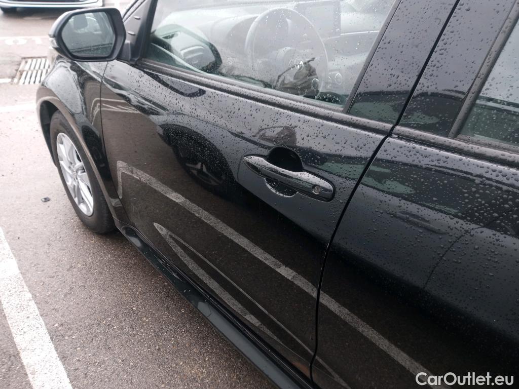  Toyota  Yaris TOYOTA  / 2020 / 5P / berlina con portón 1.5 125 S-Edition #7