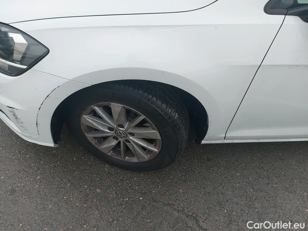  Volkswagen  Golf  VOLKSWAGEN / 2016 / 5P / berlina con portón Last Edition 1.6 TDI 85kW (115CV) #14