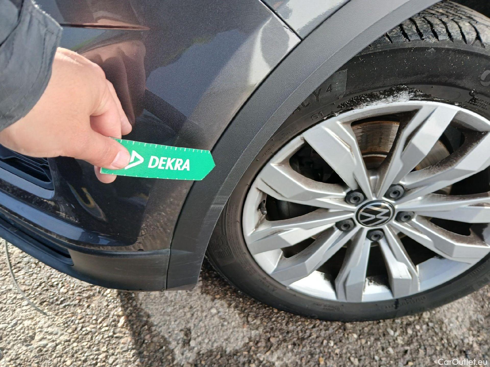  Volkswagen  T-ROC VOLKSWAGEN  / 2017 / 5P / todoterreno Advance 2.0 TDI 110kW (150CV) DSG (AC2) #18