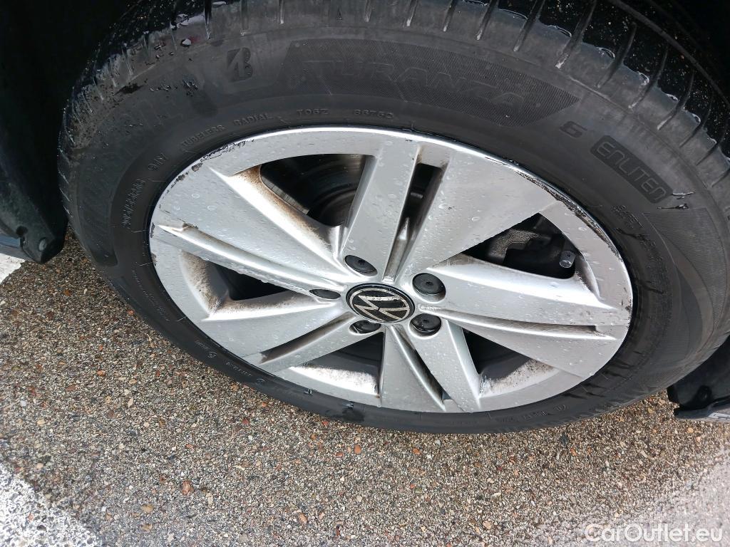  Volkswagen  Golf  VOLKSWAGEN / 2020 / 5P / familiar Life 2.0 TDI 85kW (115CV) Variant #18