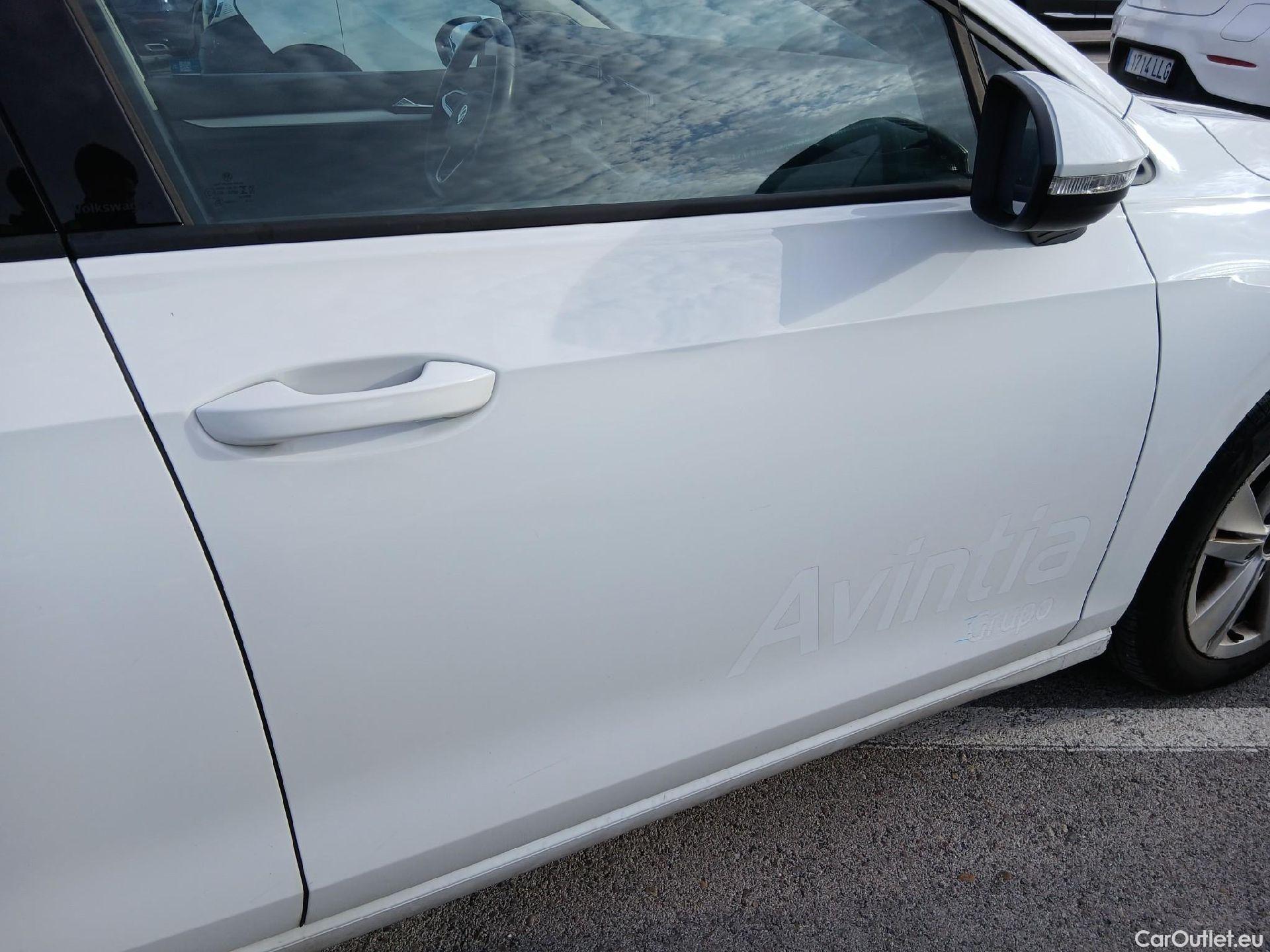  Volkswagen  Golf  VOLKSWAGEN / 2020 / 5P / berlina con portón 2.0 TDI 85kW (115CV) #48