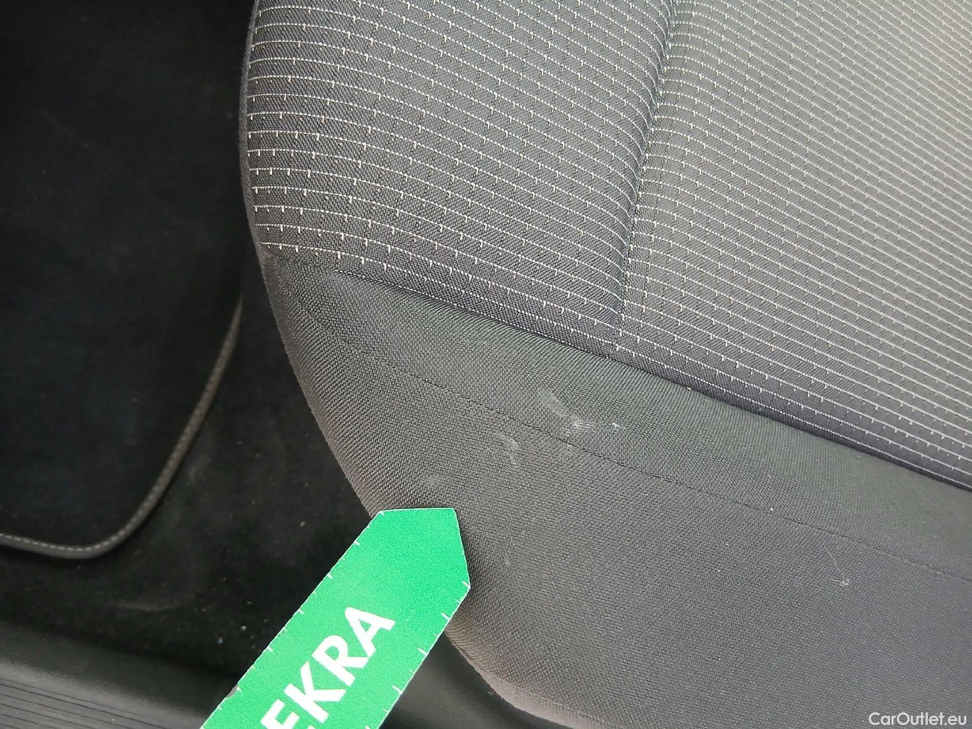  Volkswagen  Golf  VOLKSWAGEN / 2020 / 5P / berlina con portón 2.0 TDI 85kW (115CV) #63