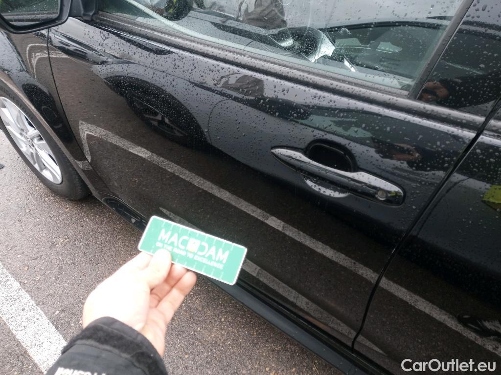  Toyota  Yaris TOYOTA  / 2020 / 5P / berlina con portón 1.5 125 S-Edition #4