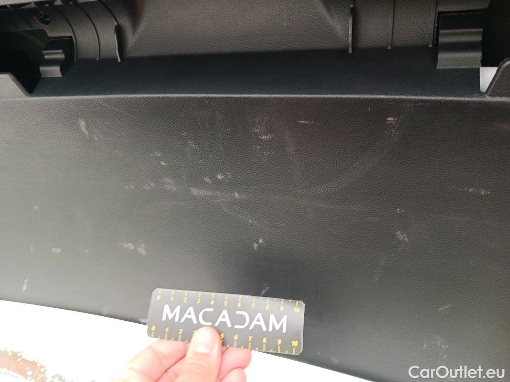  Volkswagen  Golf  VOLKSWAGEN / 2020 / 5P / familiar Life 2.0 TDI 85kW (115CV) Variant #34