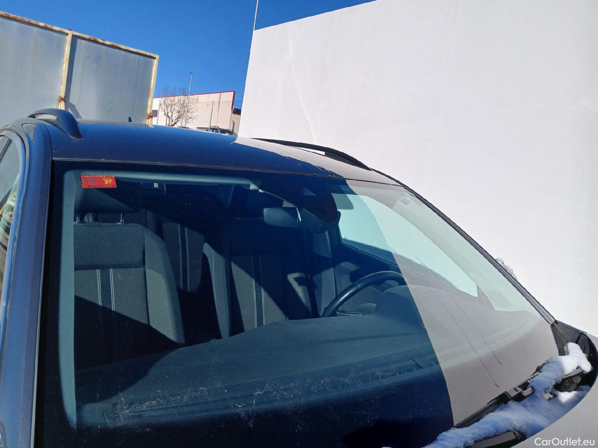  Volkswagen  T-ROC VOLKSWAGEN  / 2017 / 5P / todoterreno Advance 2.0 TDI 110kW (150CV) DSG (AC2) #3