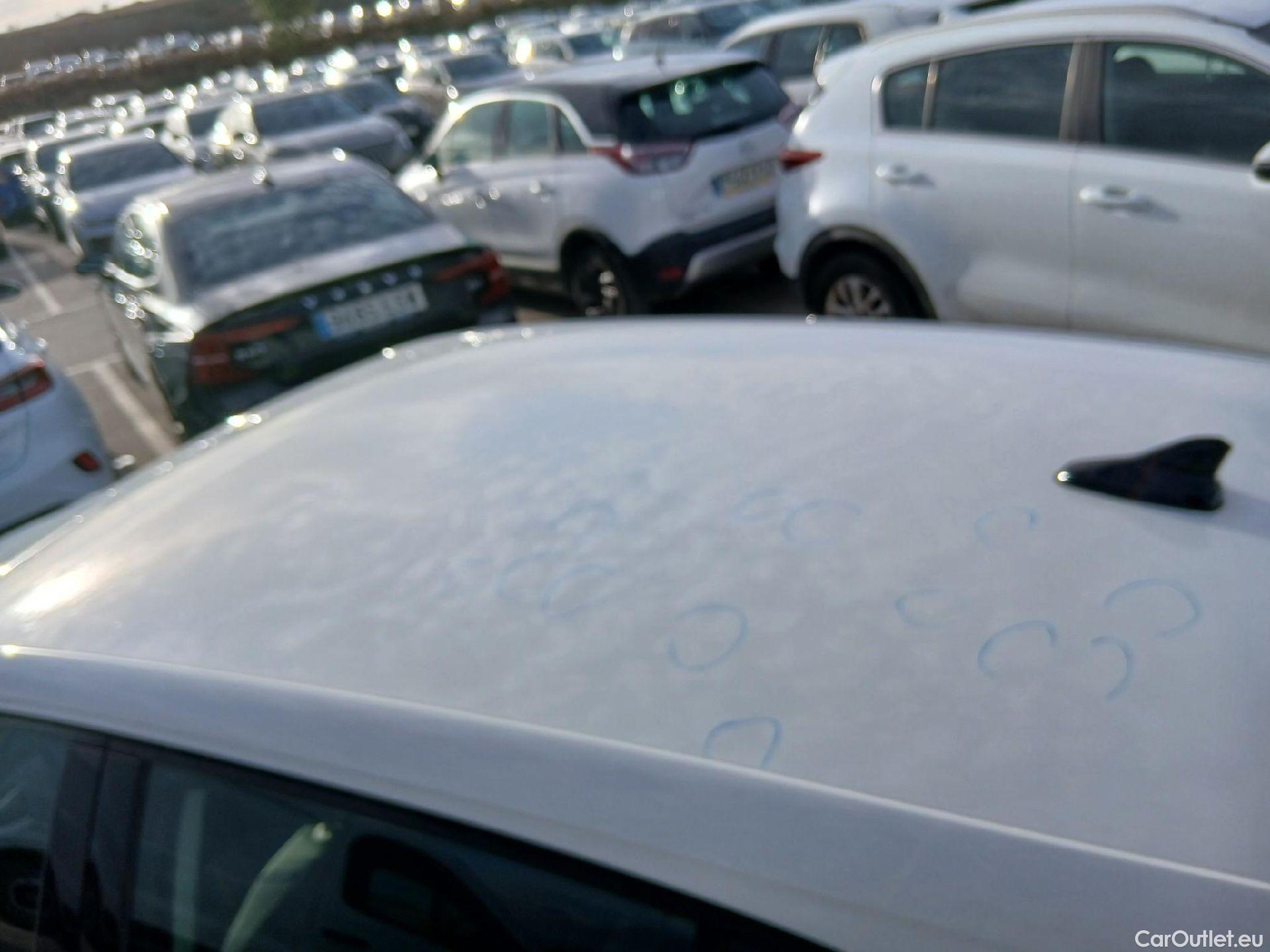  Volkswagen  Golf  VOLKSWAGEN / 2020 / 5P / berlina con portón 2.0 TDI 85kW (115CV) #28