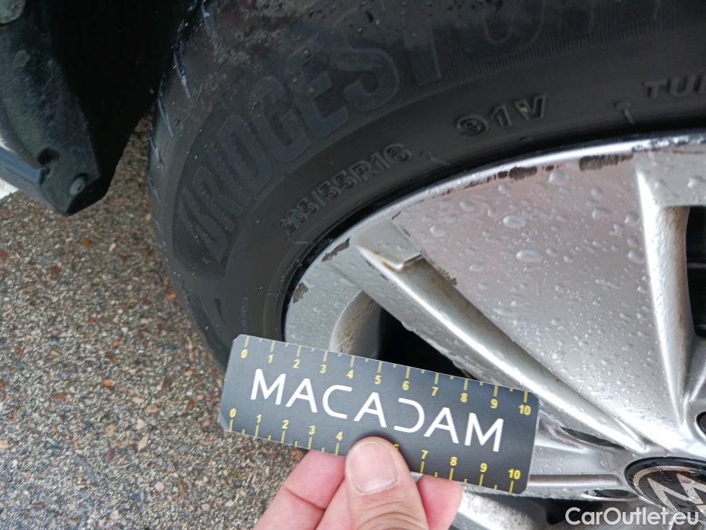  Volkswagen  Golf  VOLKSWAGEN / 2020 / 5P / familiar Life 2.0 TDI 85kW (115CV) Variant #19