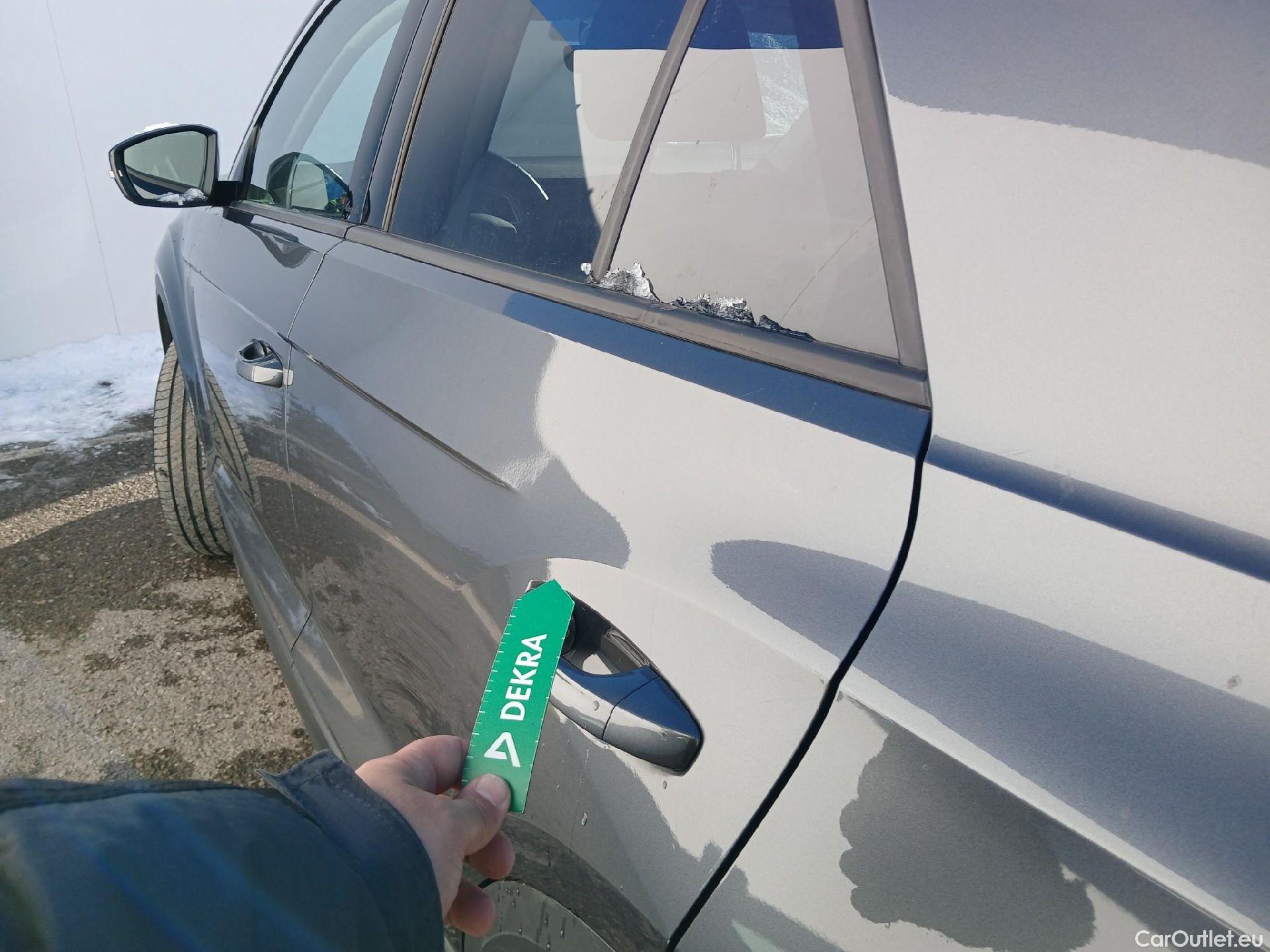  Volkswagen  T-ROC VOLKSWAGEN  / 2017 / 5P / todoterreno Advance 2.0 TDI 110kW (150CV) DSG (AC2) #23