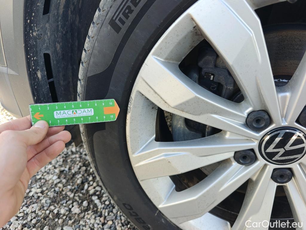  Volkswagen  T-ROC  Advance 2.0 TDI 150CV AT7 E6d #17