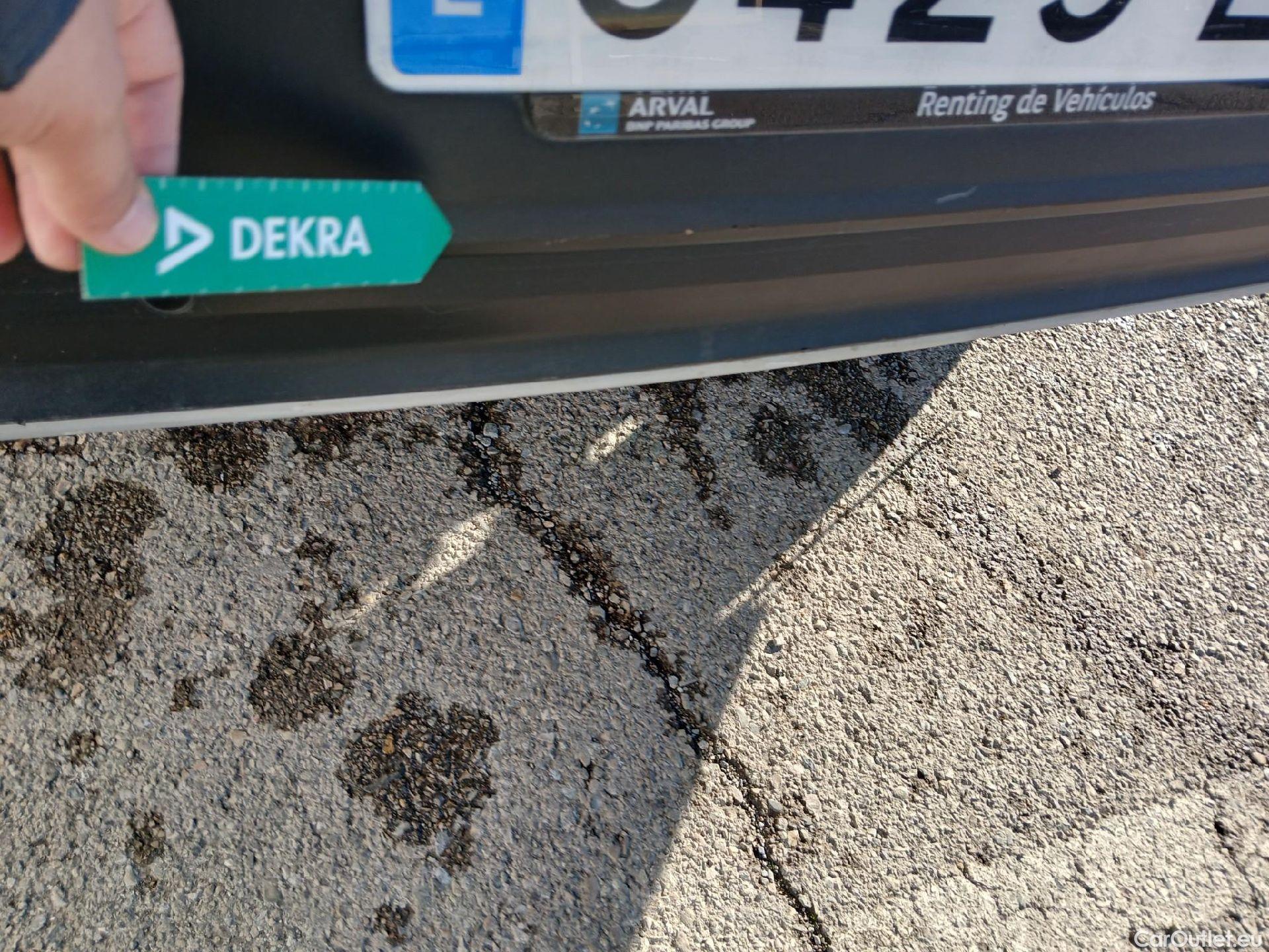  Volkswagen  T-ROC VOLKSWAGEN  / 2017 / 5P / todoterreno Advance 2.0 TDI 110kW (150CV) DSG (AC2) #40