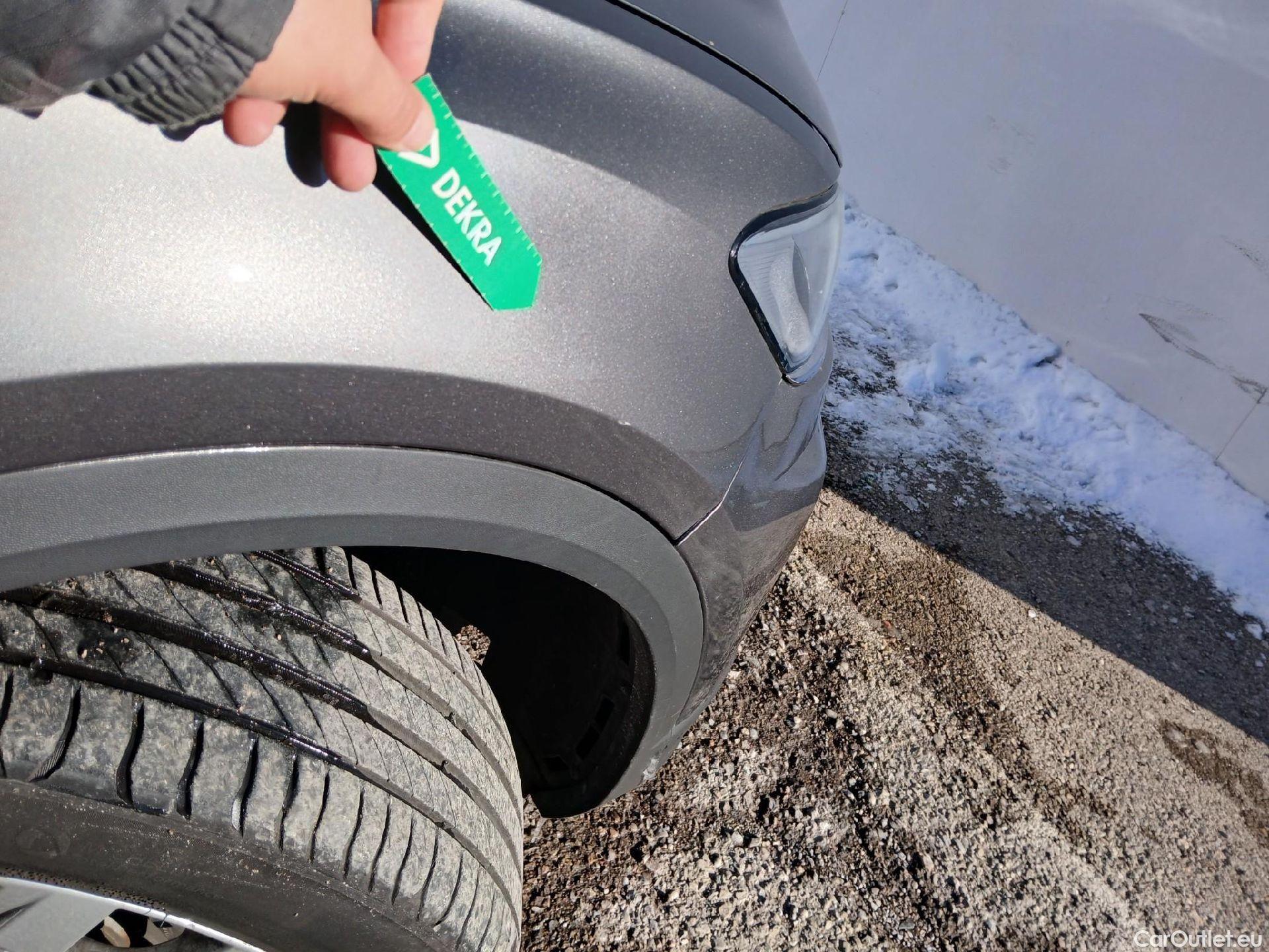  Volkswagen  T-ROC VOLKSWAGEN  / 2017 / 5P / todoterreno Advance 2.0 TDI 110kW (150CV) DSG (AC2) #50