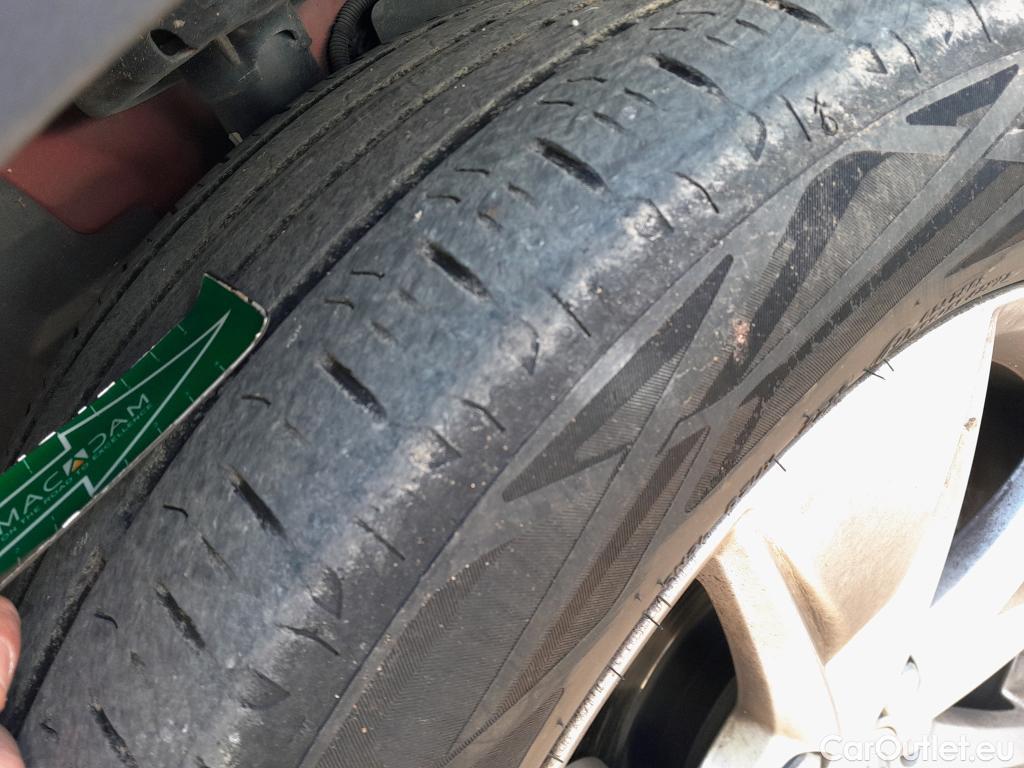  Volvo  XC 40 VOLVO XC40 / 2021 / 5P / todoterreno 2.0 B3 G Core Dark Auto #3