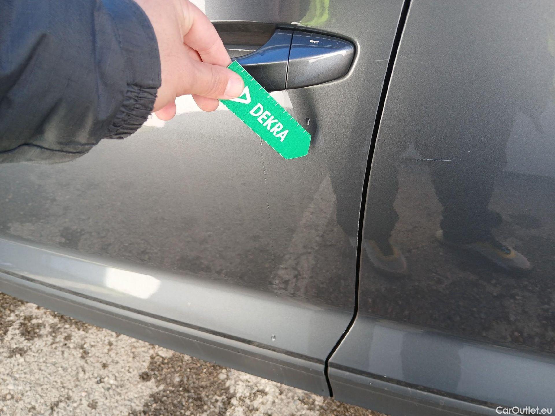  Volkswagen  T-ROC VOLKSWAGEN  / 2017 / 5P / todoterreno Advance 2.0 TDI 110kW (150CV) DSG (AC2) #21