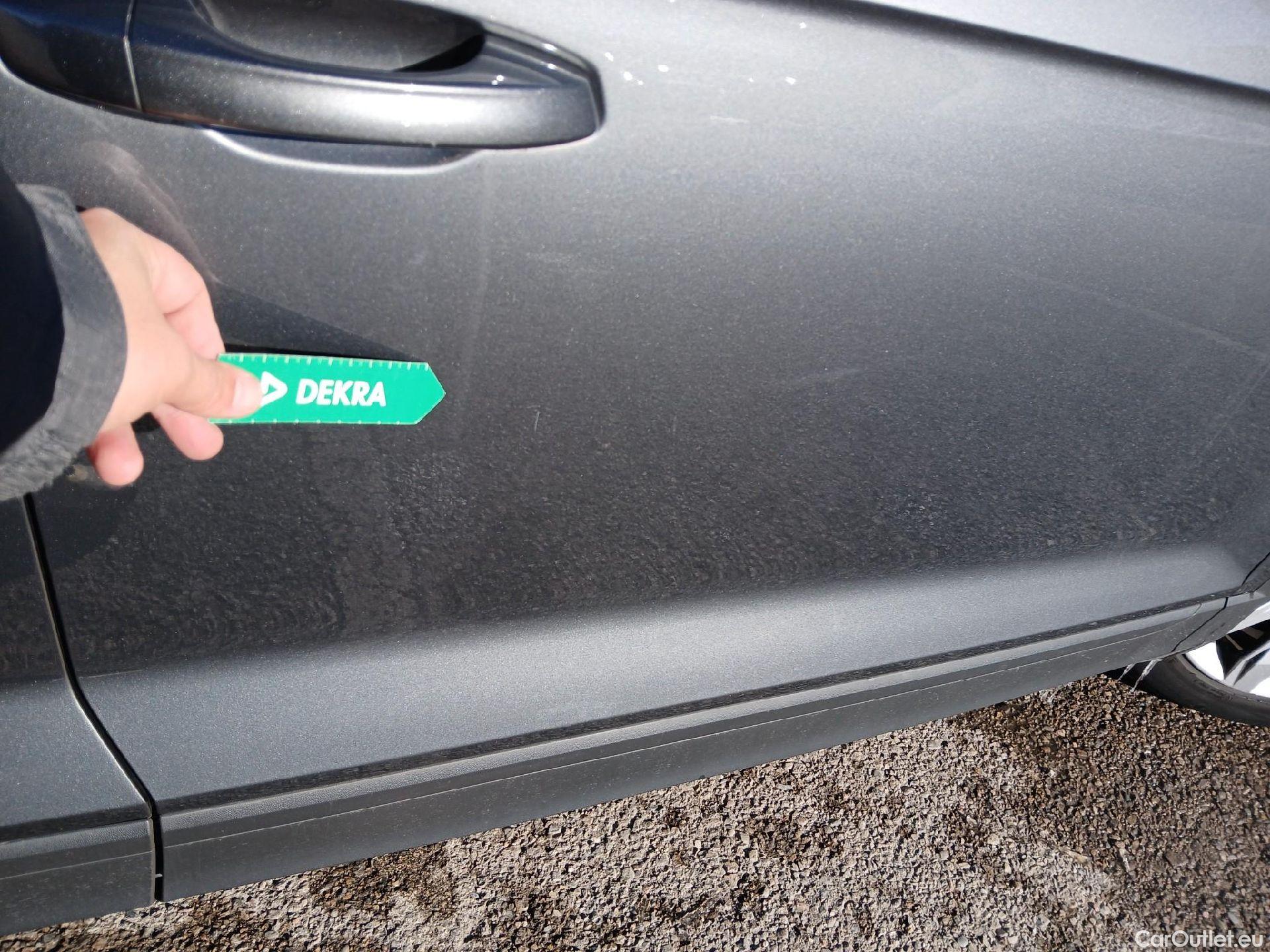  Volkswagen  T-ROC VOLKSWAGEN  / 2017 / 5P / todoterreno Advance 2.0 TDI 110kW (150CV) DSG (AC2) #47