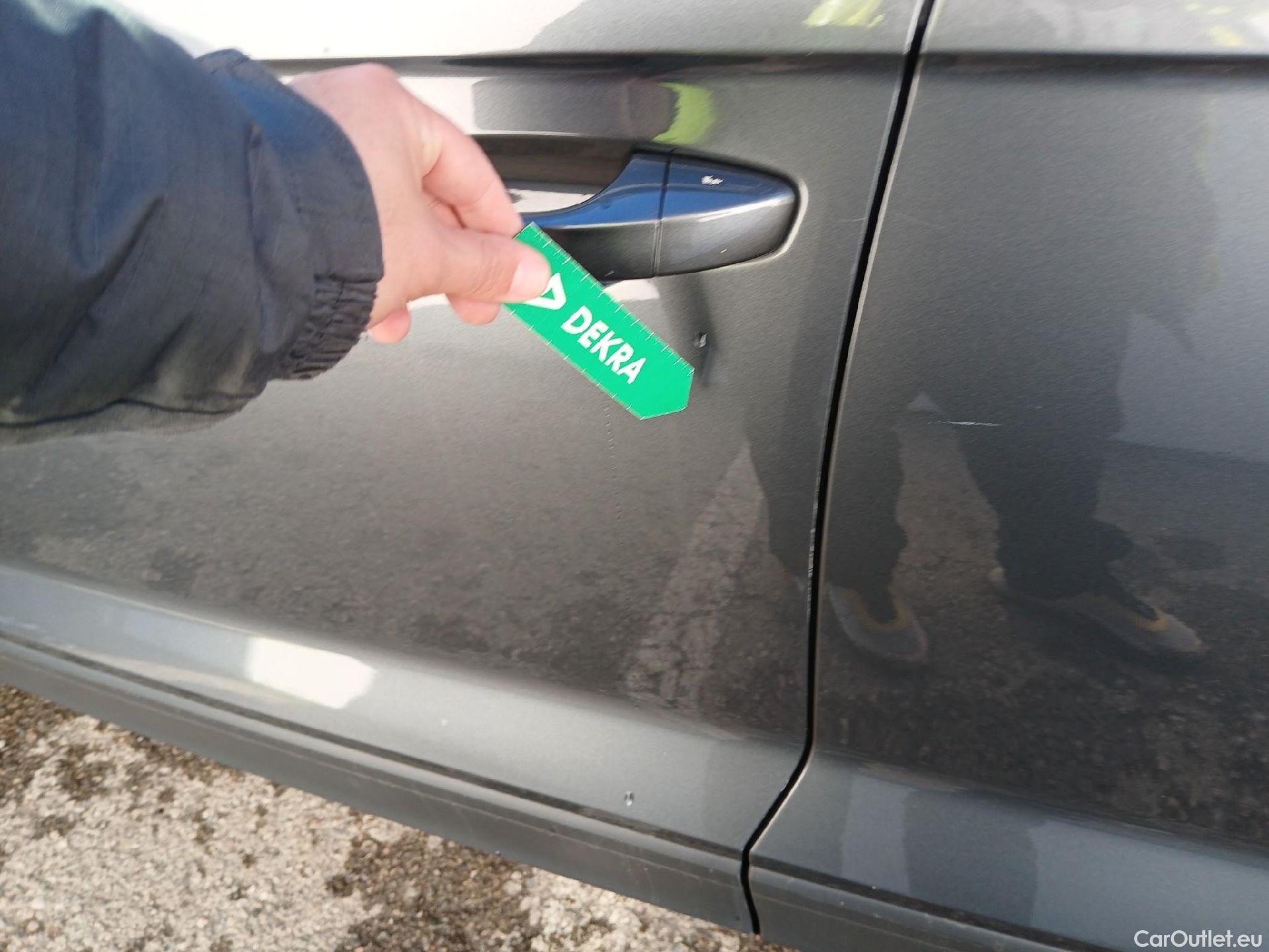  Volkswagen  T-ROC VOLKSWAGEN  / 2017 / 5P / todoterreno Advance 2.0 TDI 110kW (150CV) DSG (AC2) #22