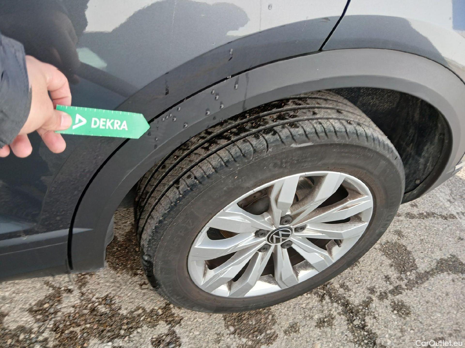  Volkswagen  T-ROC VOLKSWAGEN  / 2017 / 5P / todoterreno Advance 2.0 TDI 110kW (150CV) DSG (AC2) #27